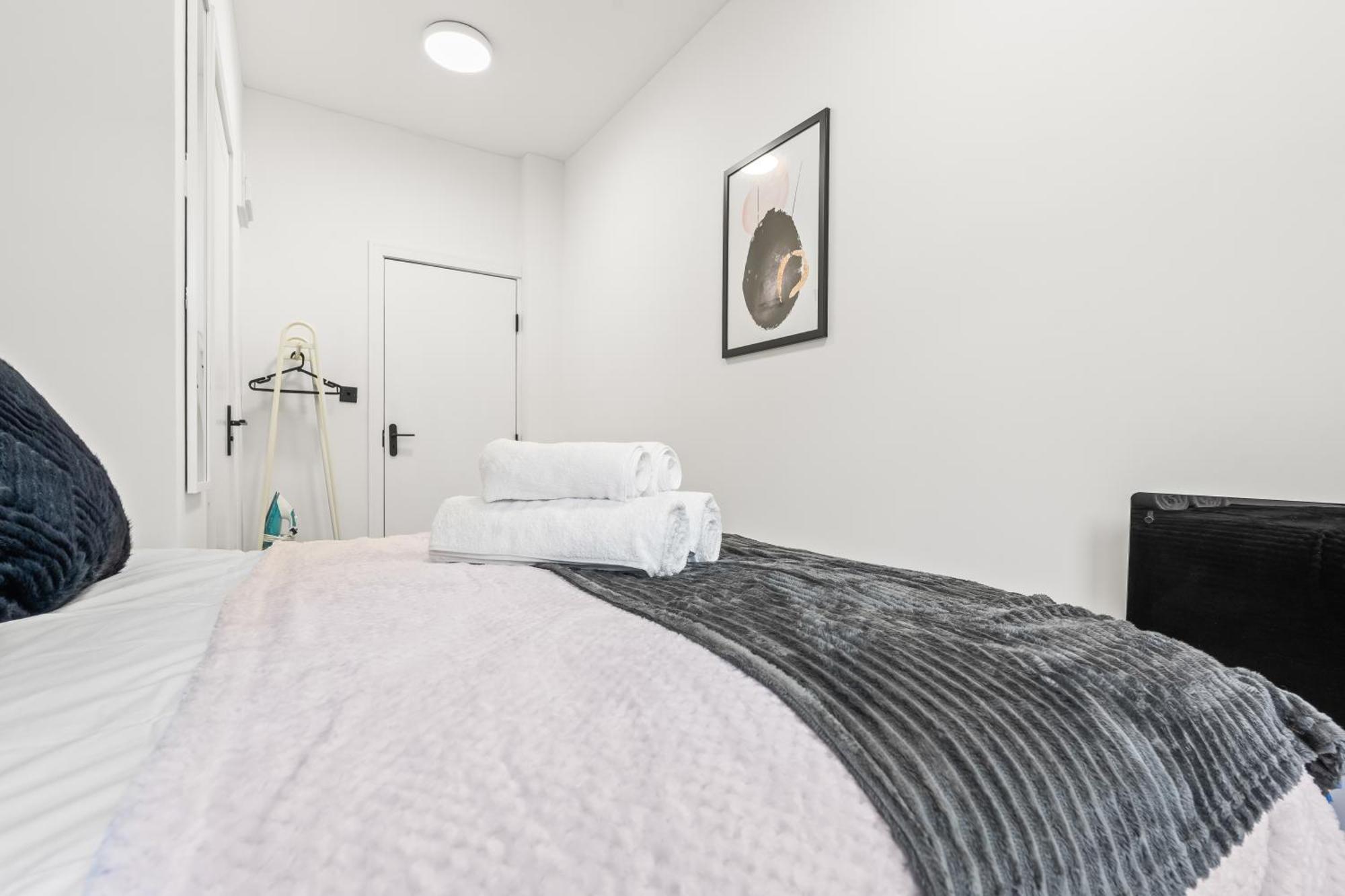 Stunning 4 Bed, Sleeps 10, Parking Appartement Londres