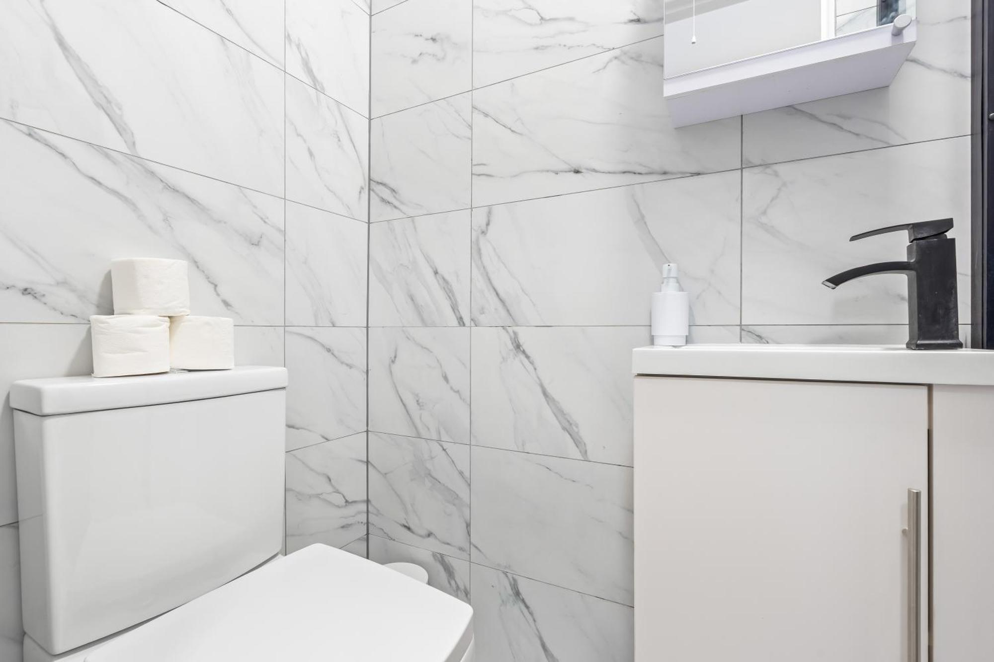 Stunning 4 Bed, Sleeps 10, Parking * Londres
