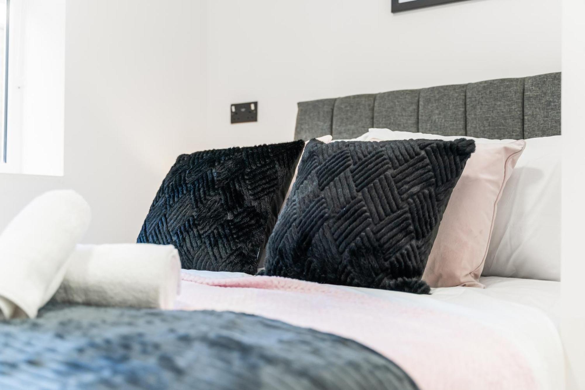 Appartement Stunning 4 Bed, Sleeps 10, Parking *