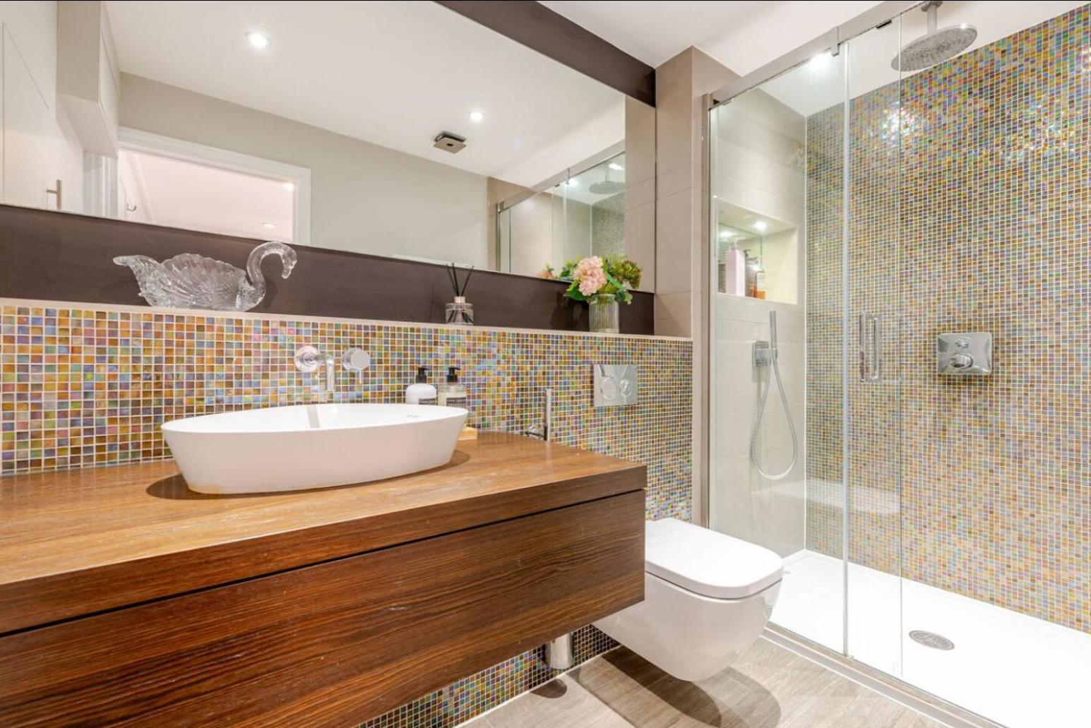 Spacious And Private By Royal Palace * Londres