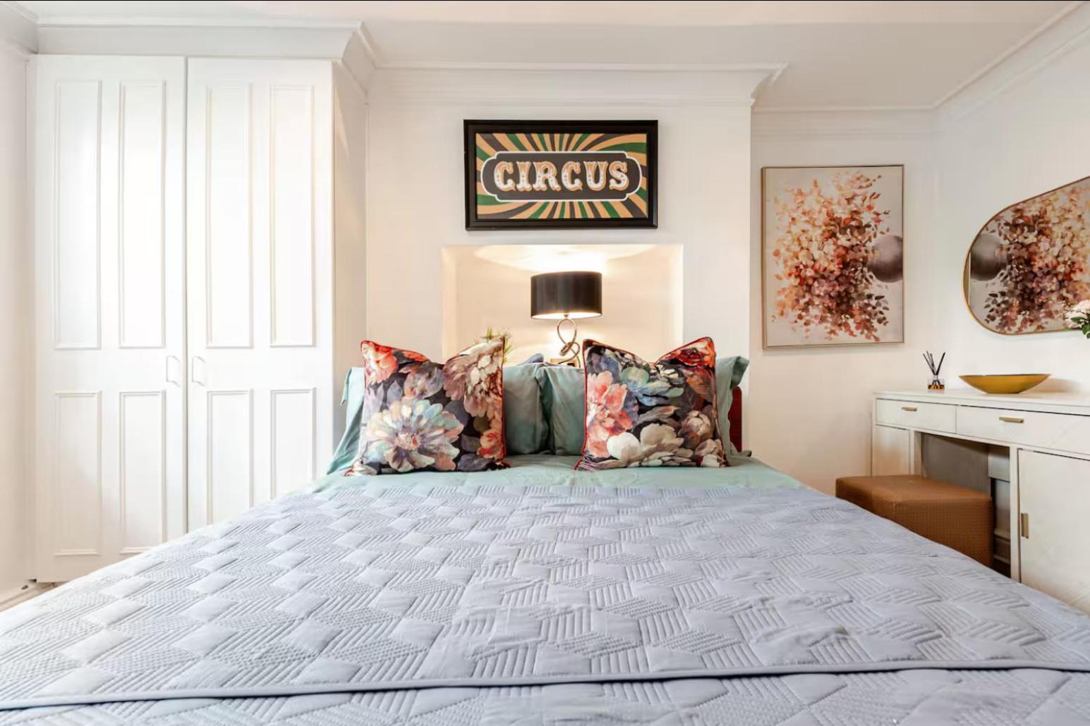 Spacious And Private By Royal Palace *