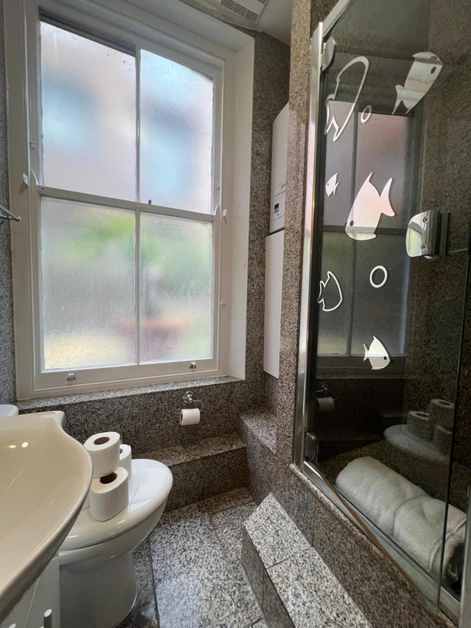 Stylish And Modern In Vibrant Soho Unbeatable Location Wdg * Londres