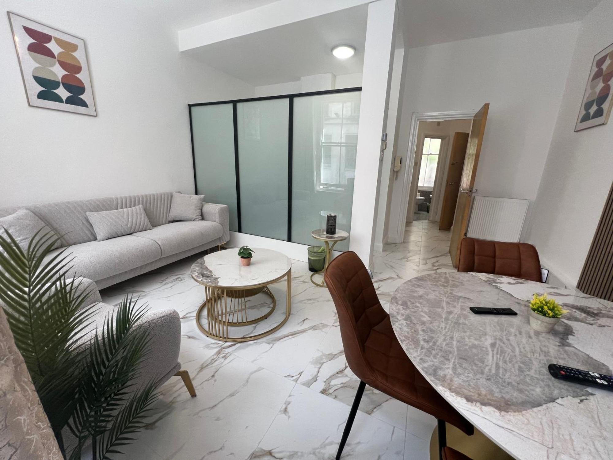 Stylish And Modern In Vibrant Soho Unbeatable Location Wdg