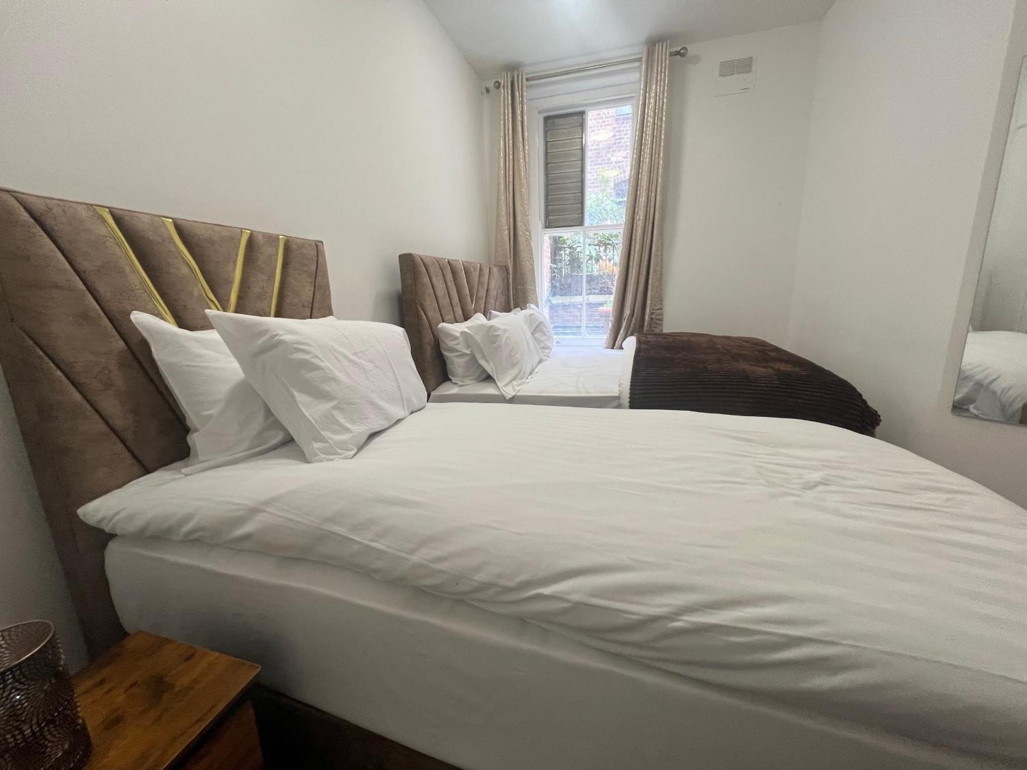 Stylish And Modern In Vibrant Soho Unbeatable Location Wdg Londres