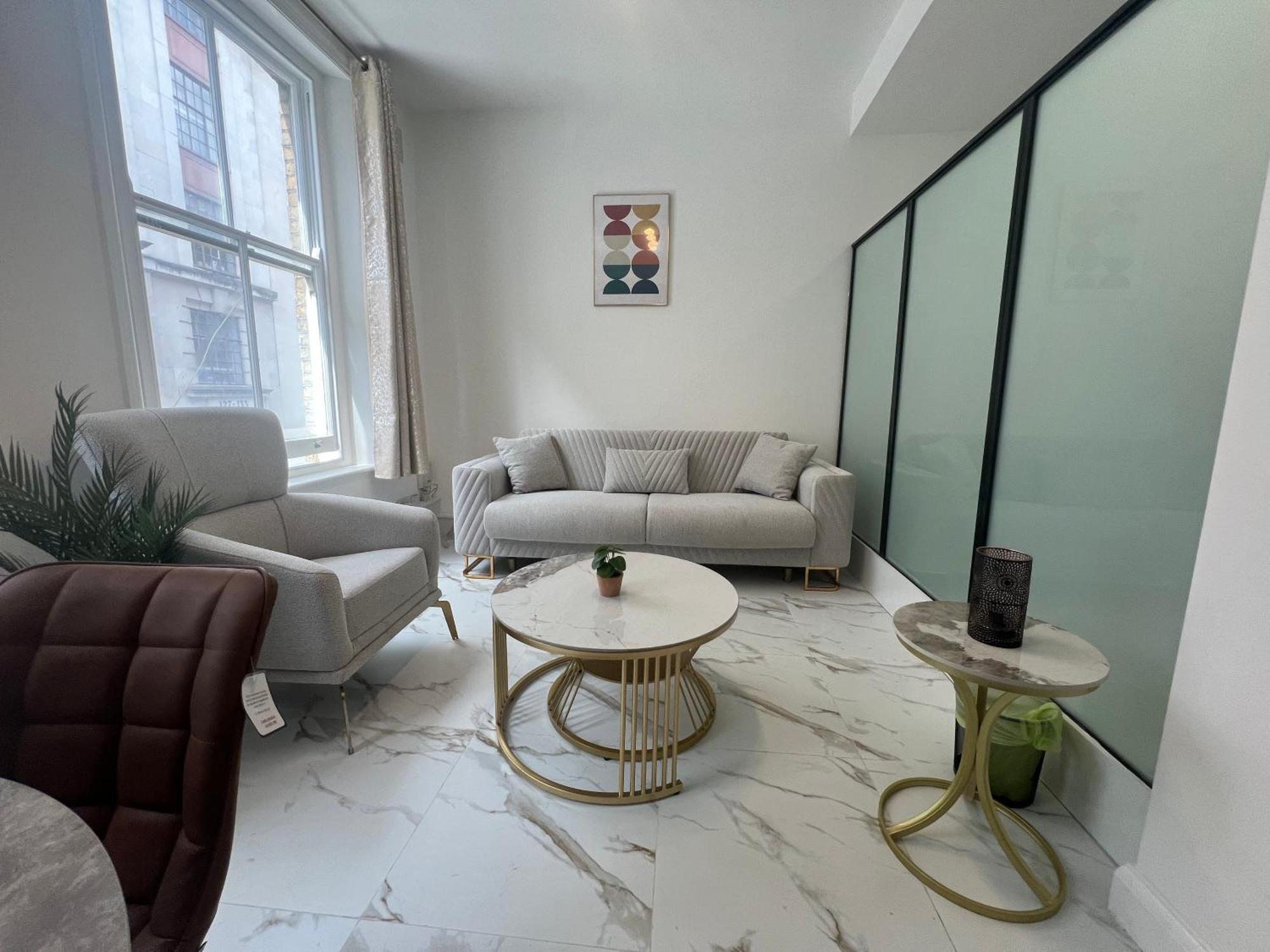 Stylish And Modern In Vibrant Soho Unbeatable Location Wdg Londres