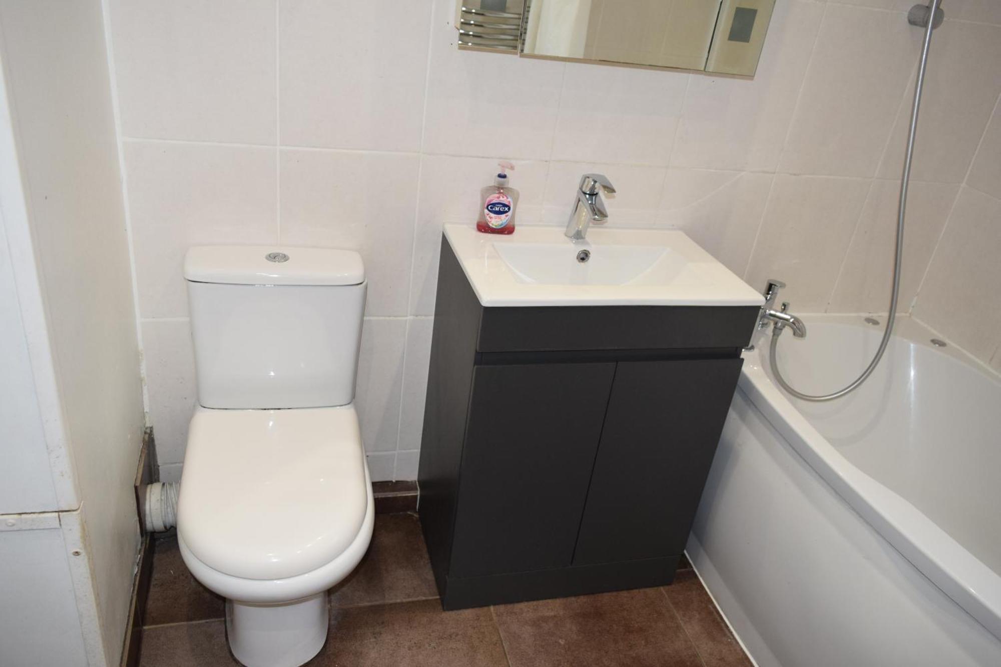 London Stratford - Spacious 2 Bed Flat With Secured Parking & Private Garden Appartement