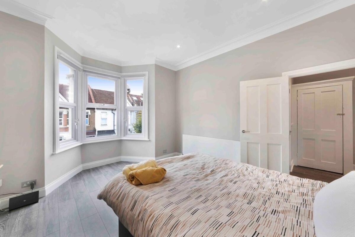 North Kensington Westfield 3 Bedroom New Deluxaprt Appartement *
