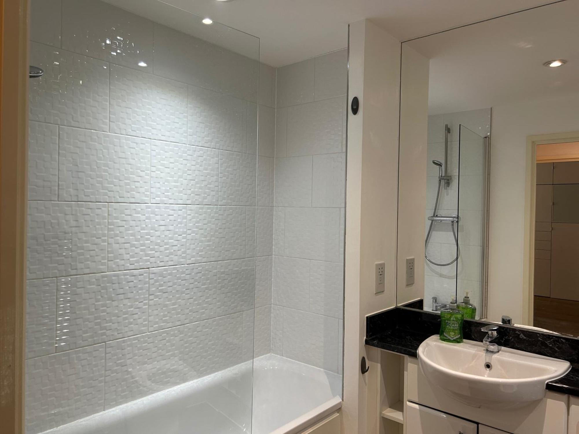 Appartement 1-Bed Apt Sleeps 4 Central To Shops & Transport Londres