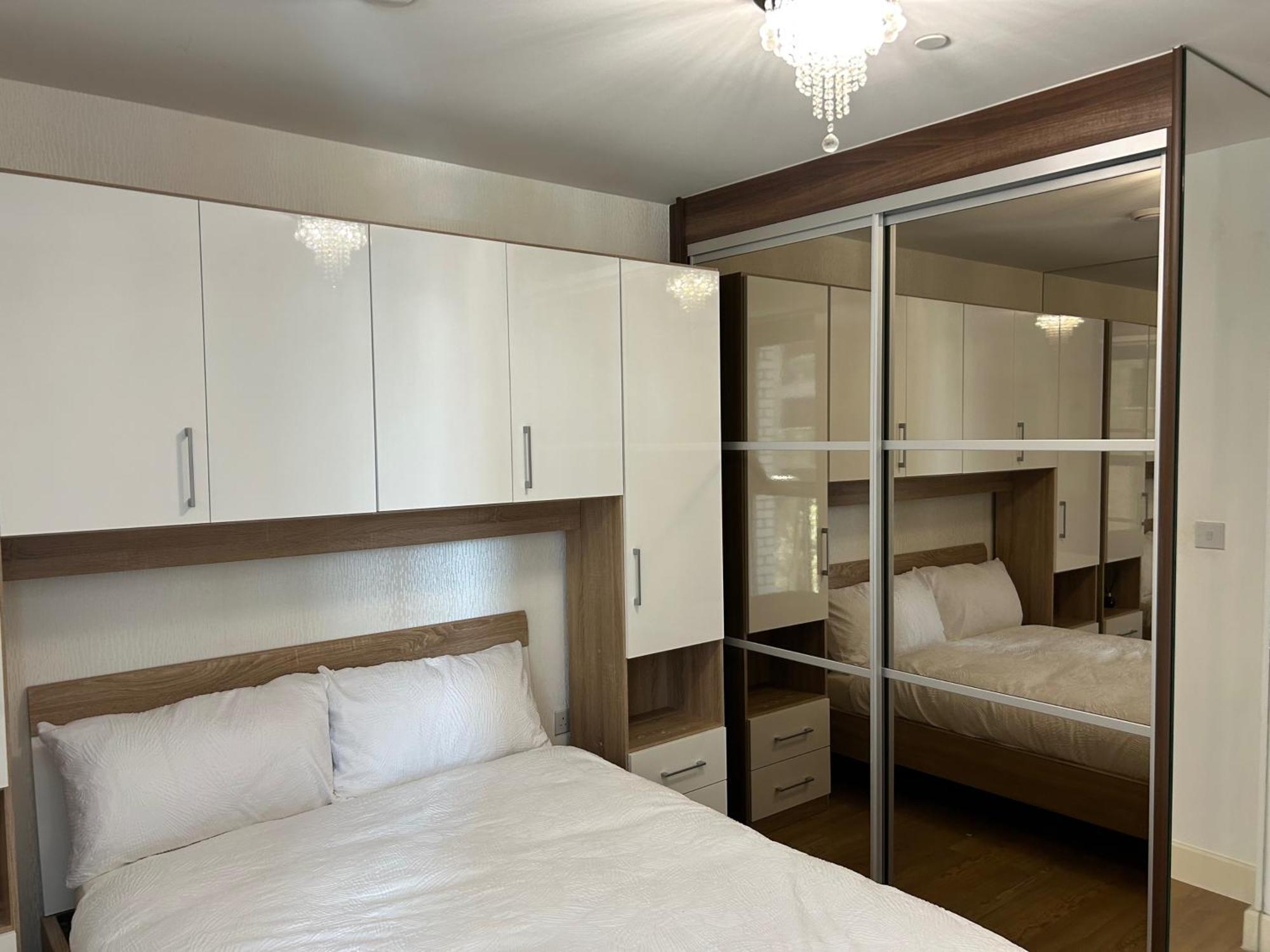 Appartement 1-Bed Apt Sleeps 4 Central To Shops & Transport *