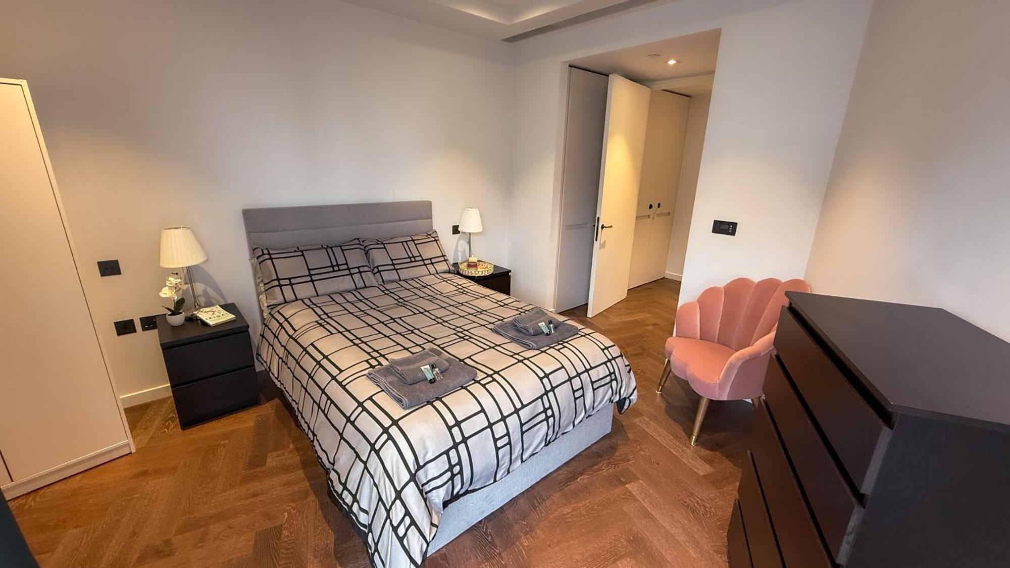 Luxury Steps From Battersea Power St And Close To Victoria & Chelsea * Londres