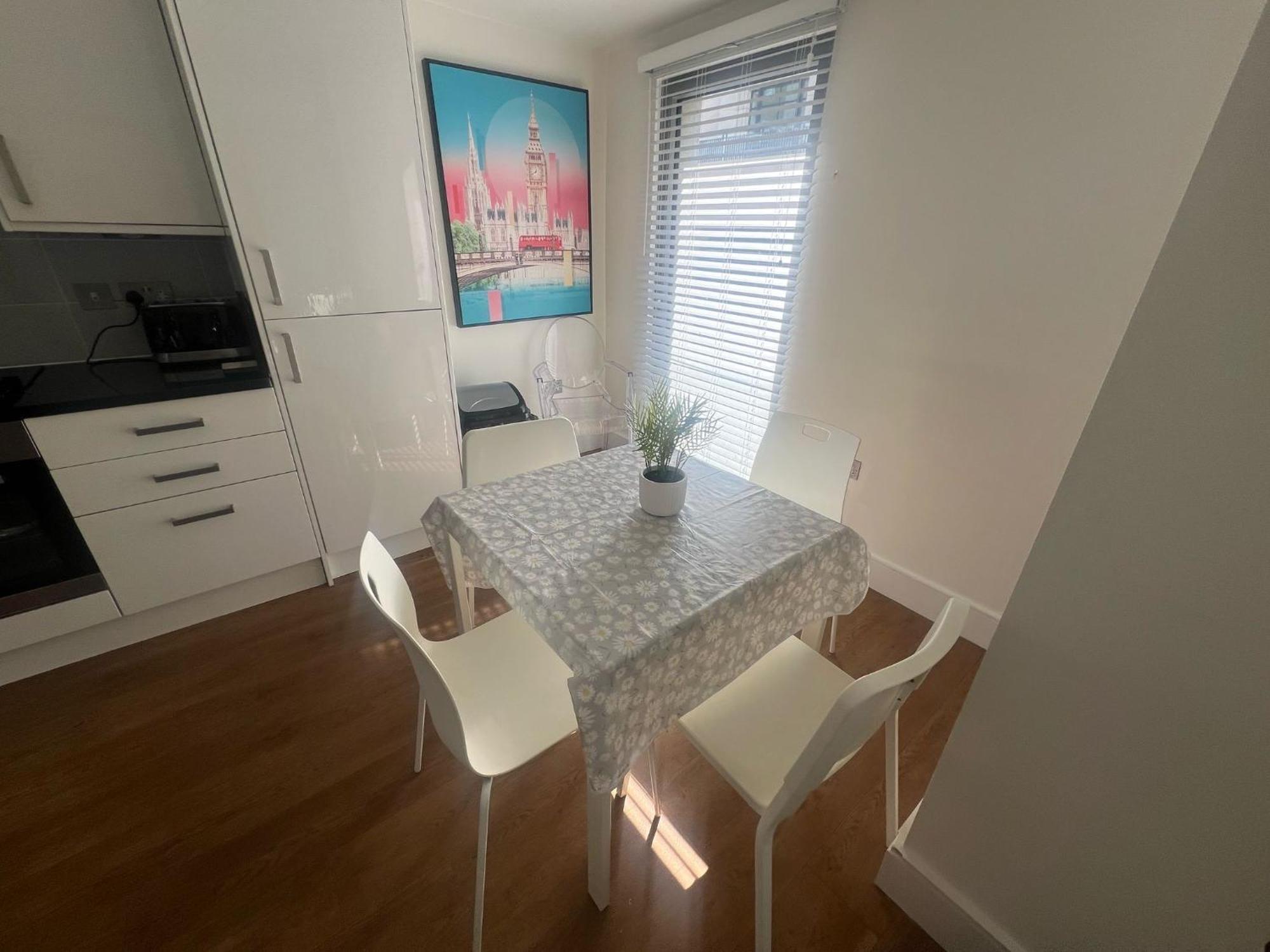 Modern 2 Bed 2 Bath Hyde Park Apartamento Londres