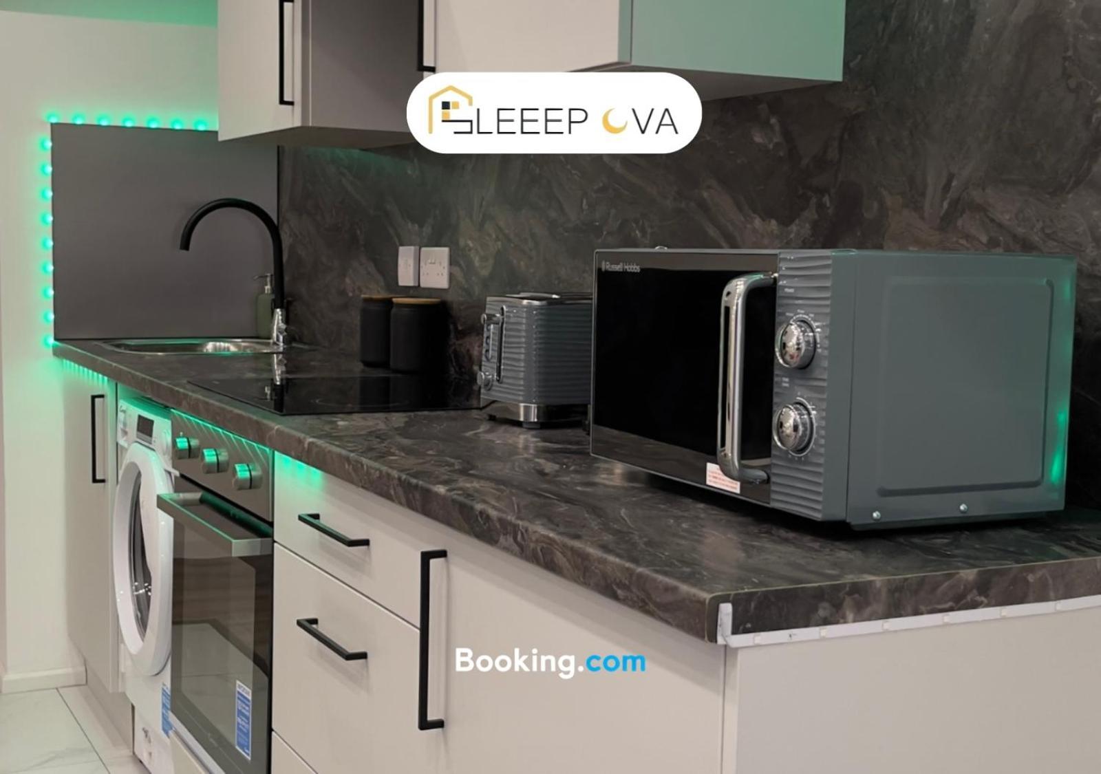 Luxury Oasis: Modern 1-bedroom For Versatile