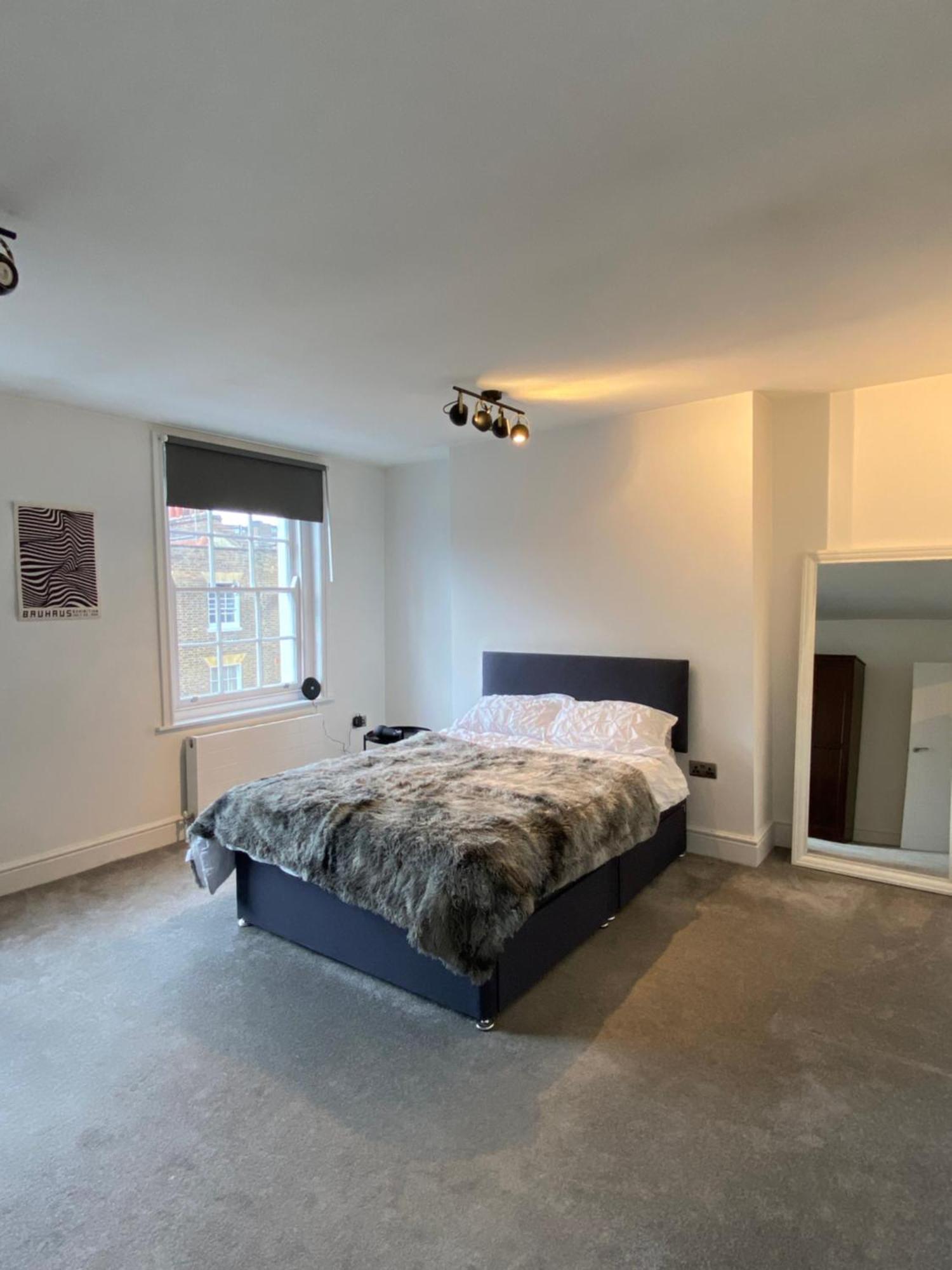 Bright & Spacious 2-Bed, 2-Bath In The Heart Of Central London - Whole Apartment *