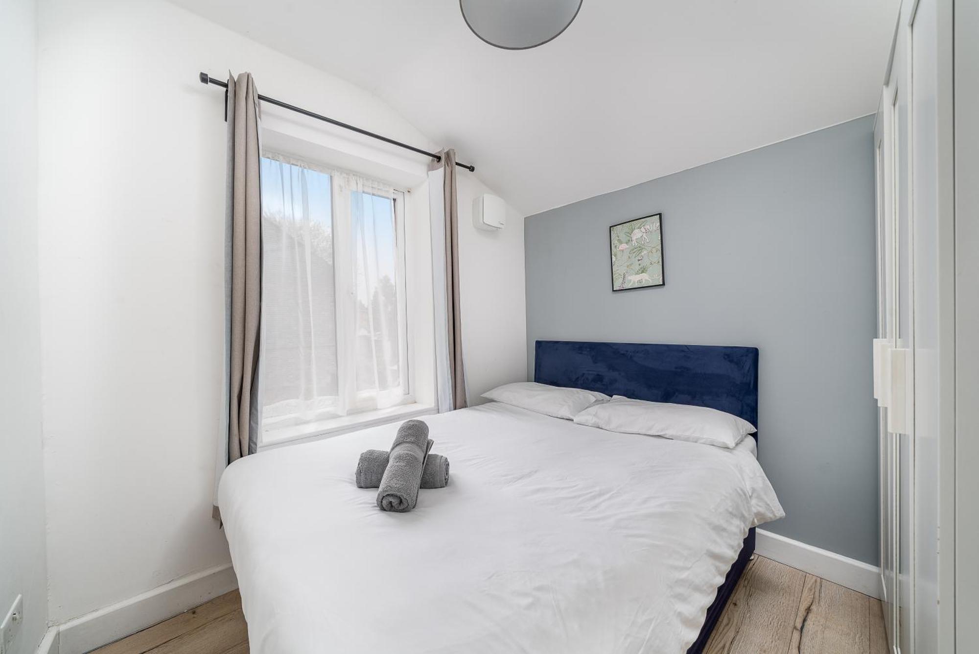 Modern 2 Bed East By Rebby Sleeps 5 Near Canning Town Station Appartement Londres