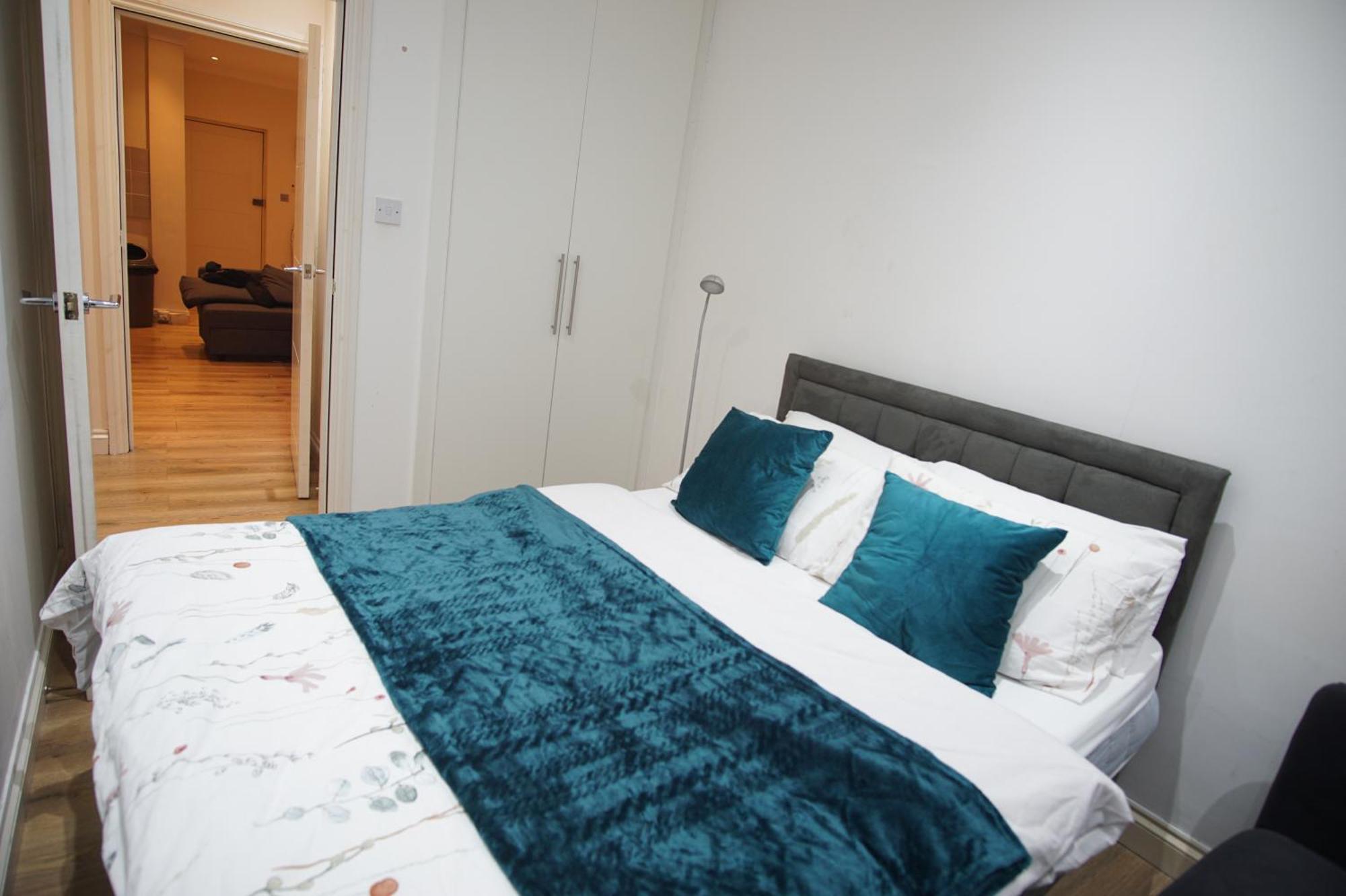 Evergreen Apartments, Flat 3, *