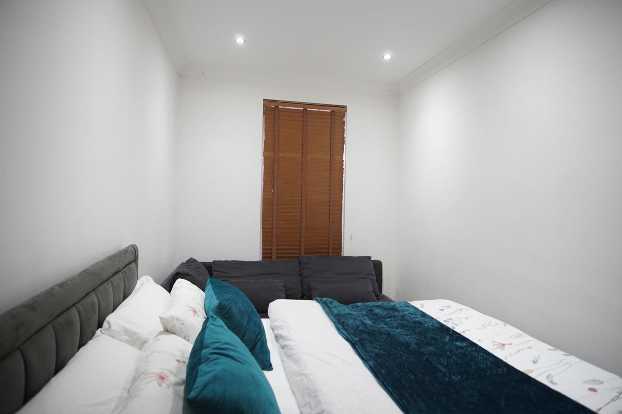 Evergreen Apartments, Flat 3, *