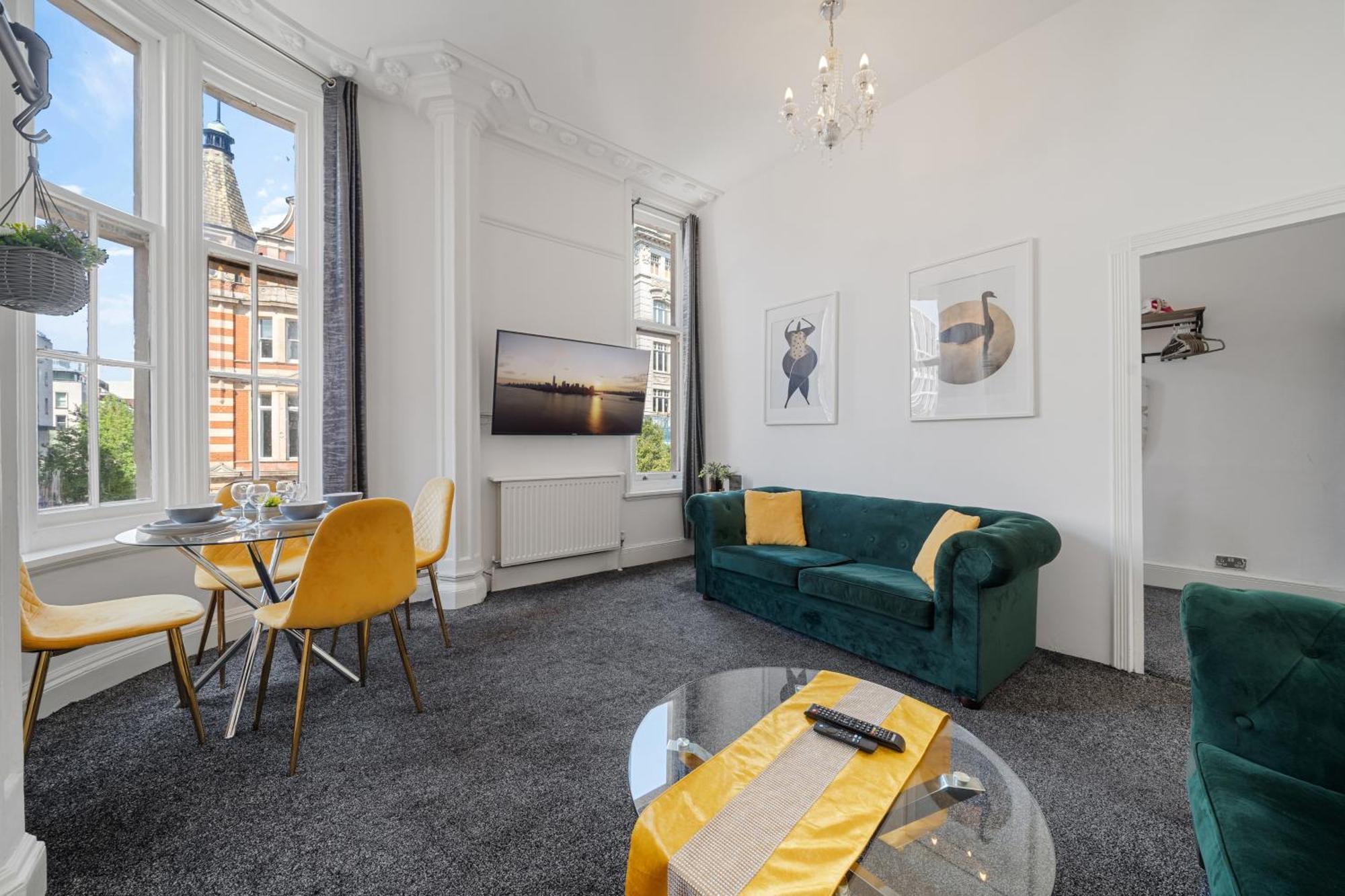 Apartment Elegant 3 Bedroom On Oxford Street Luxury Living In 2gc *