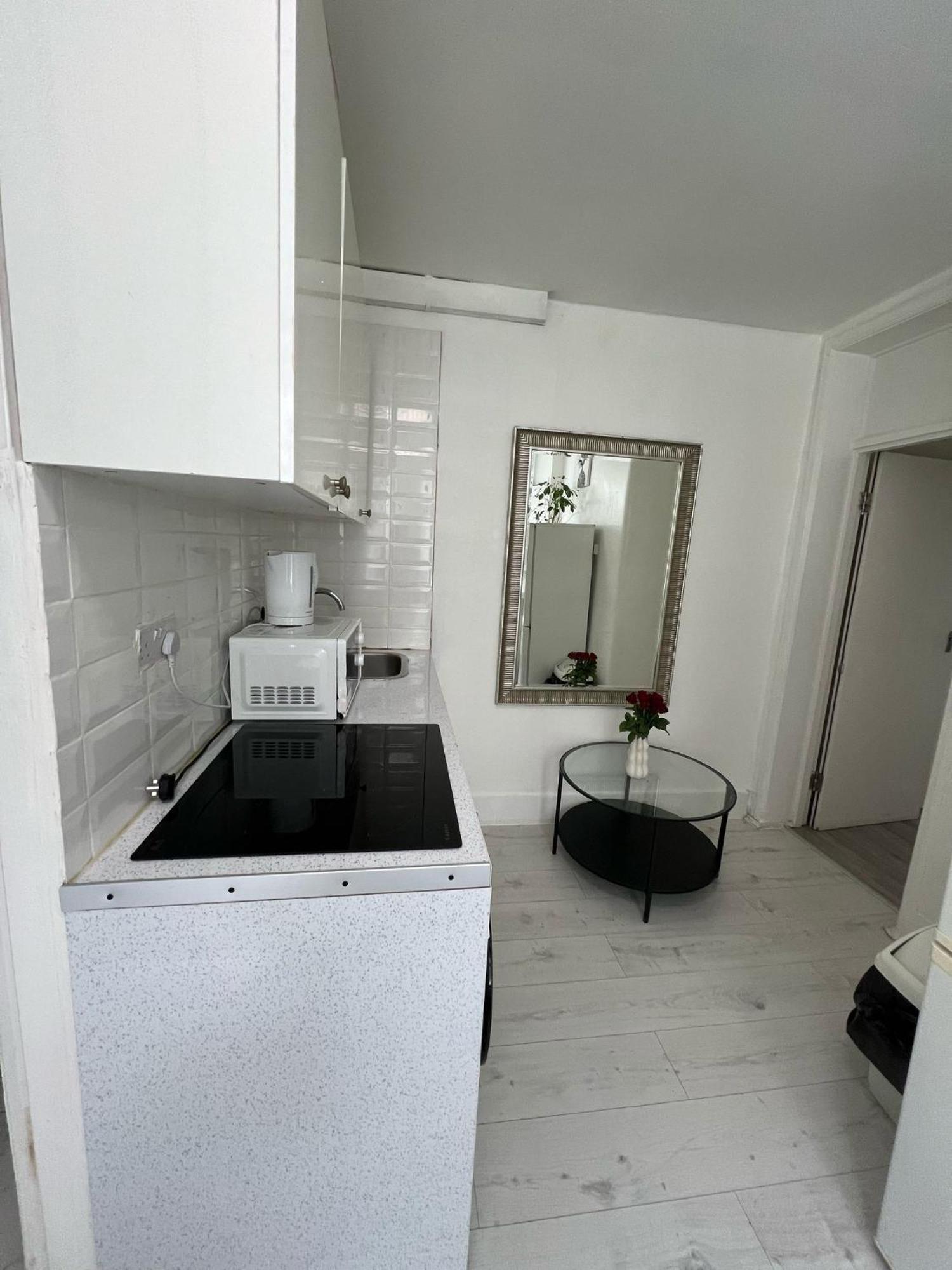 Lovely Ground Floor Miles * Londres