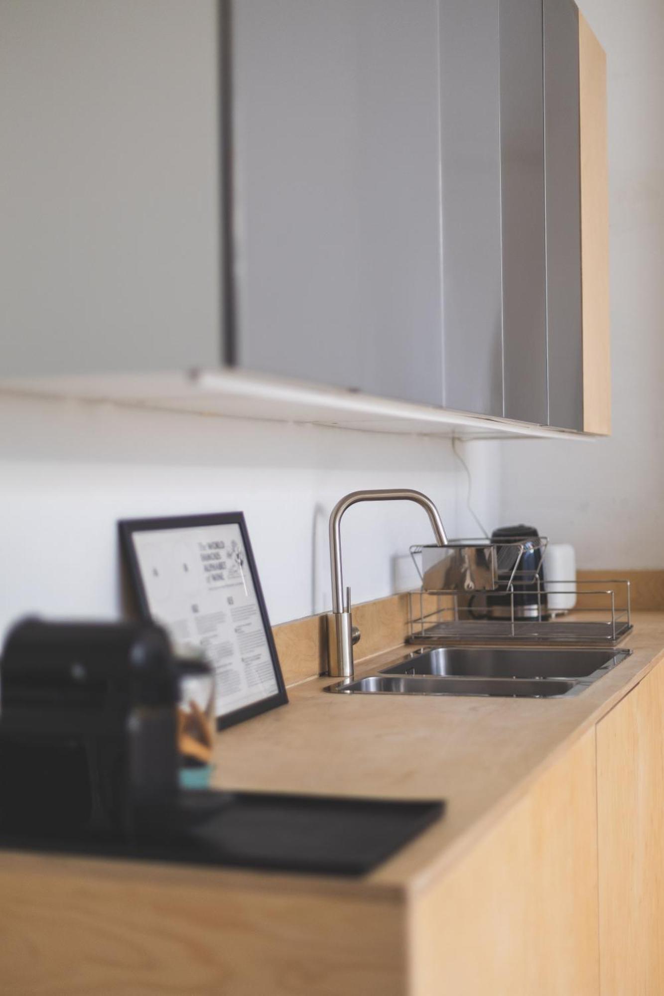 Bright & Spacious 2br Flat, Great Transport Links Appartement *
