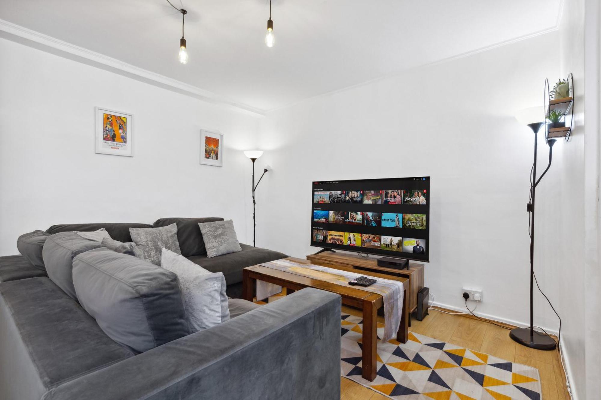 Spacious 3-bed Near Shoreditch With Parking Apartamento