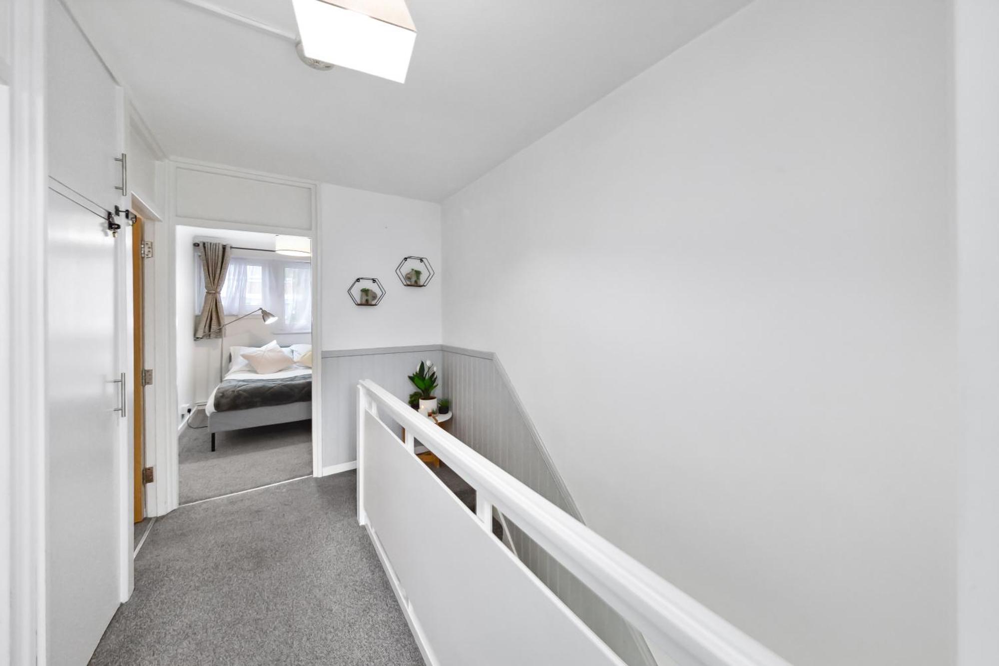 Spacious 3-bed Near Shoreditch With Parking Apartamento