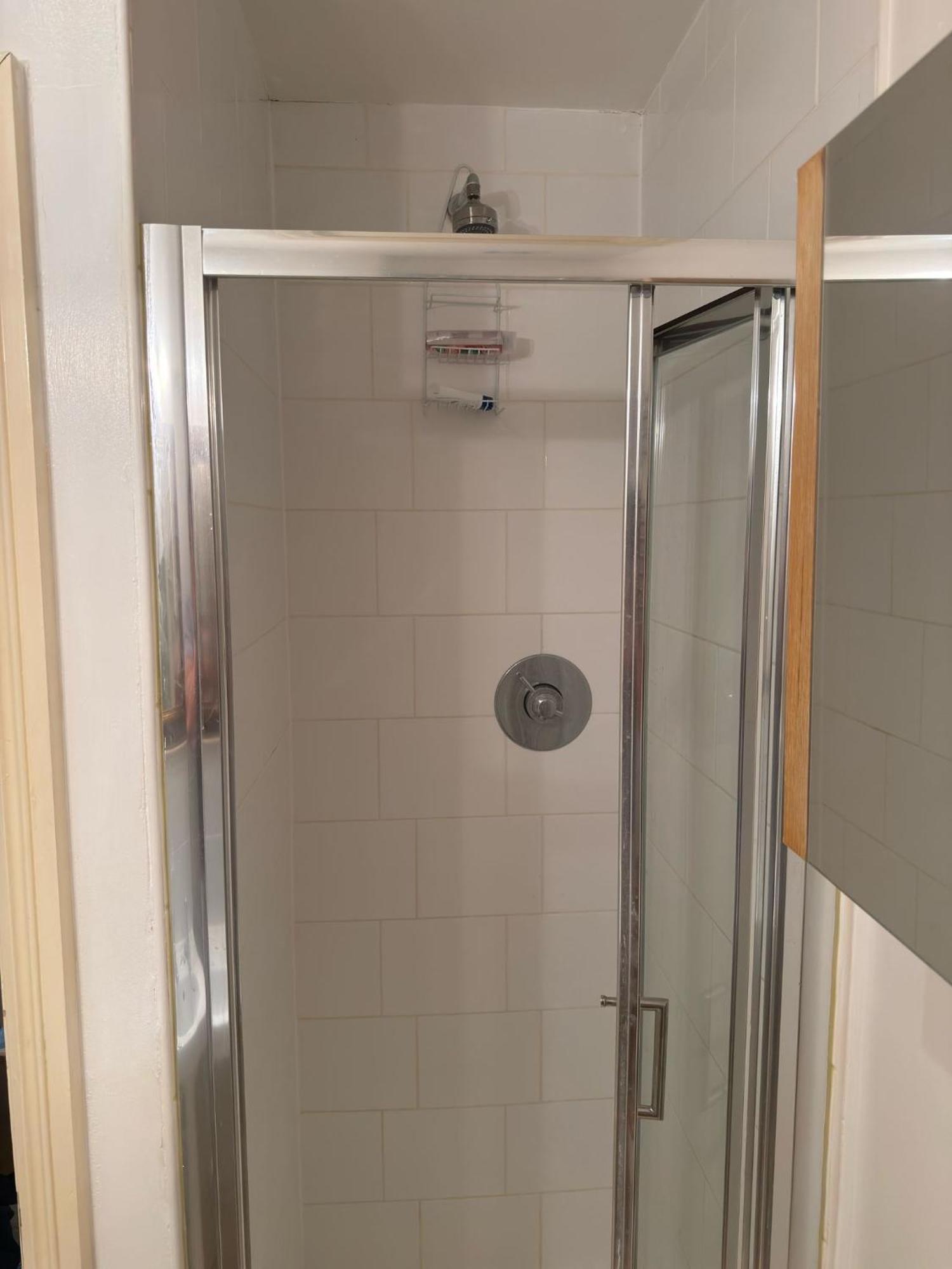 Newly Refurbished- Awesome Very Central Flat In Famous Notting Hill With A Balcony Appartement Londres