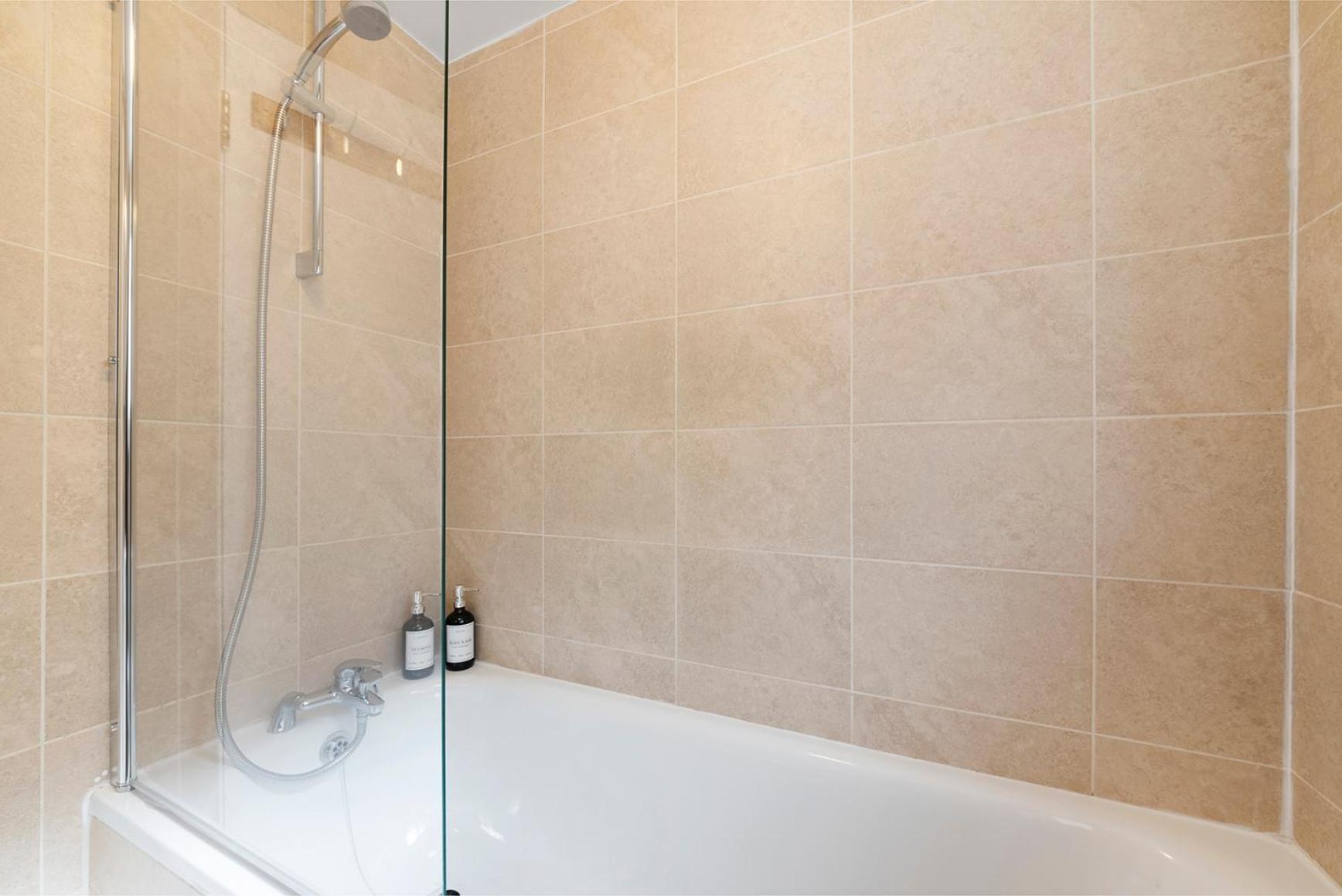 Peaceful Crouch Hill Flat By Morethanstays *