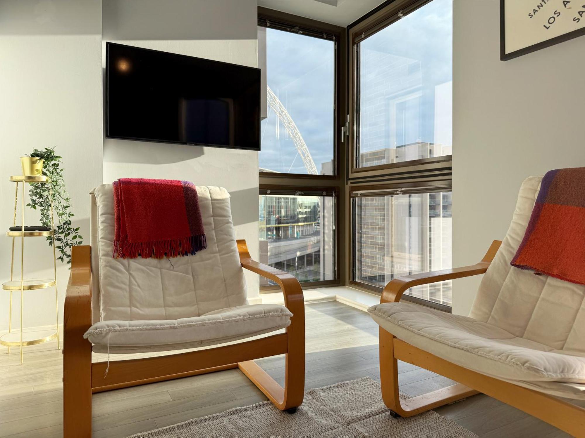 Apartment George's Place In Wembley - Close To Wembley Stadium & Wembley Arena