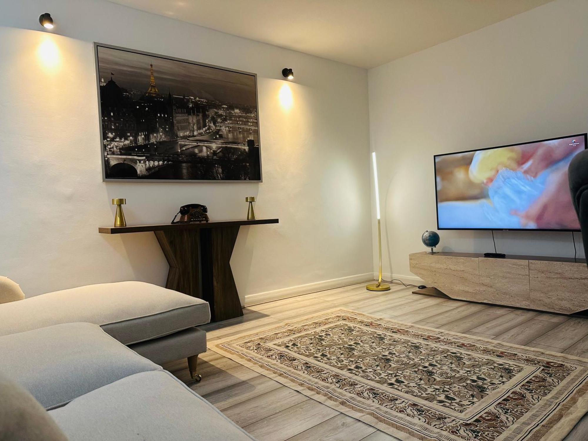 Entire 2-bedroom Flat Close To Hyde Park, Paddington Station, Bayswater And Queensway Station Appartement Londres