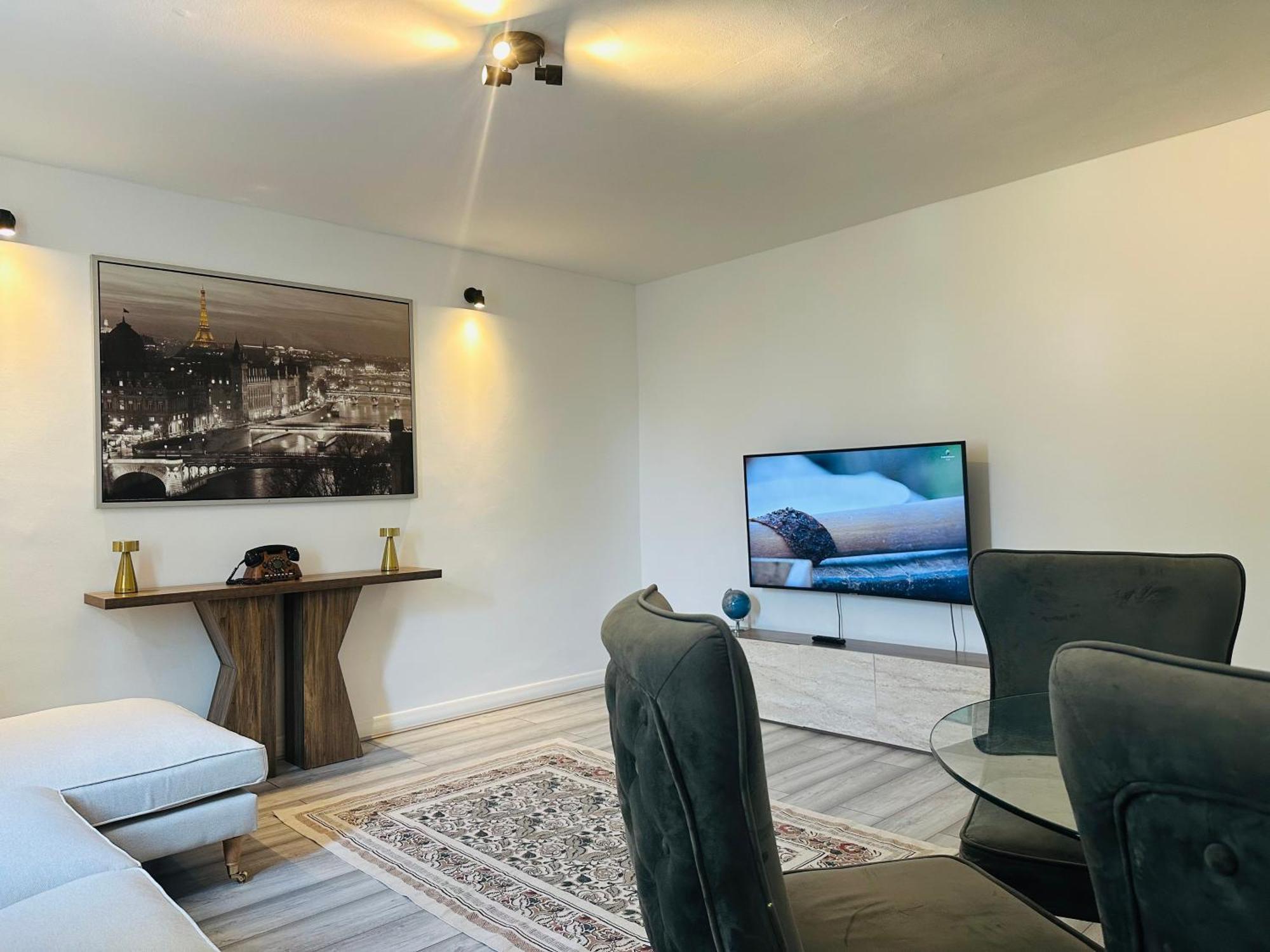 Entire 2-bedroom Flat Close To Hyde Park, Paddington Station, Bayswater And Queensway Station Londres
