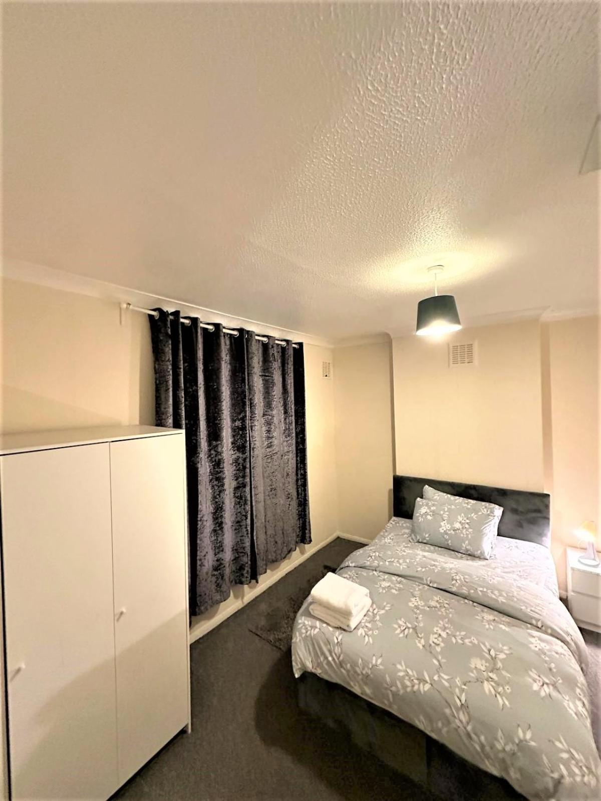 Beautiful Two Bedroom Near O2 Arena Appartement *