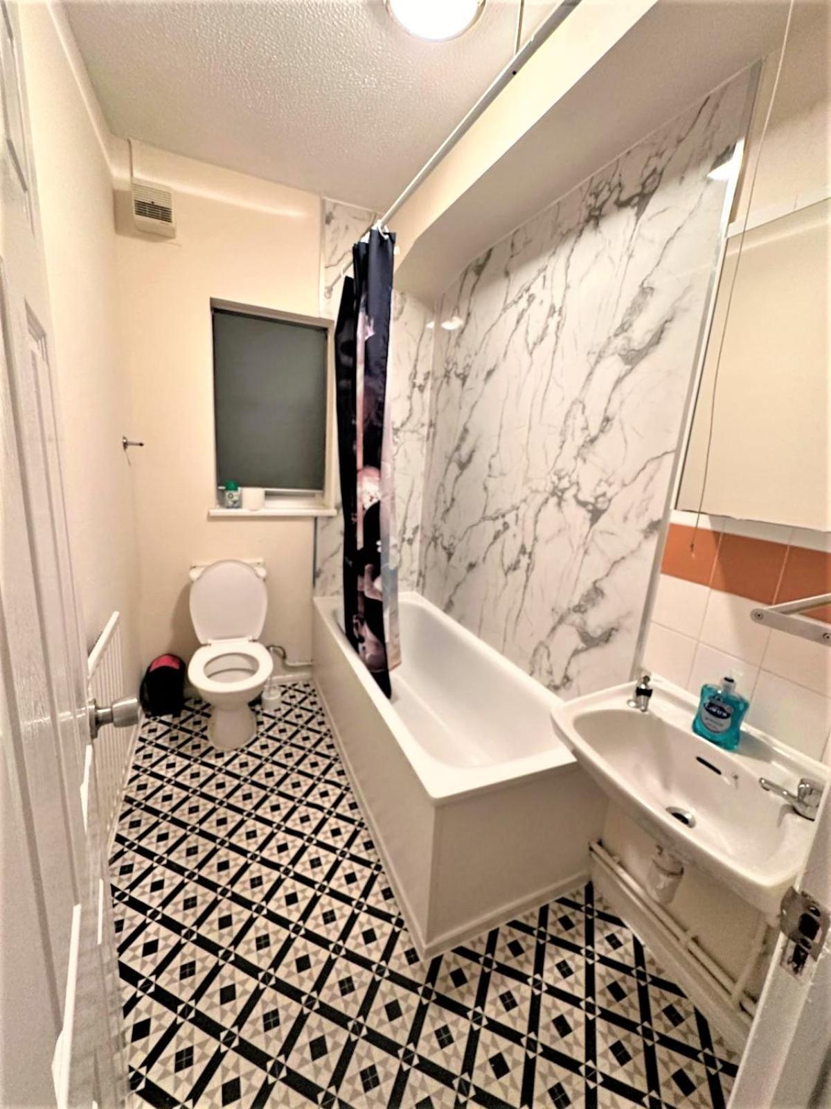 Beautiful Two Bedroom Near O2 Arena Appartement Londres