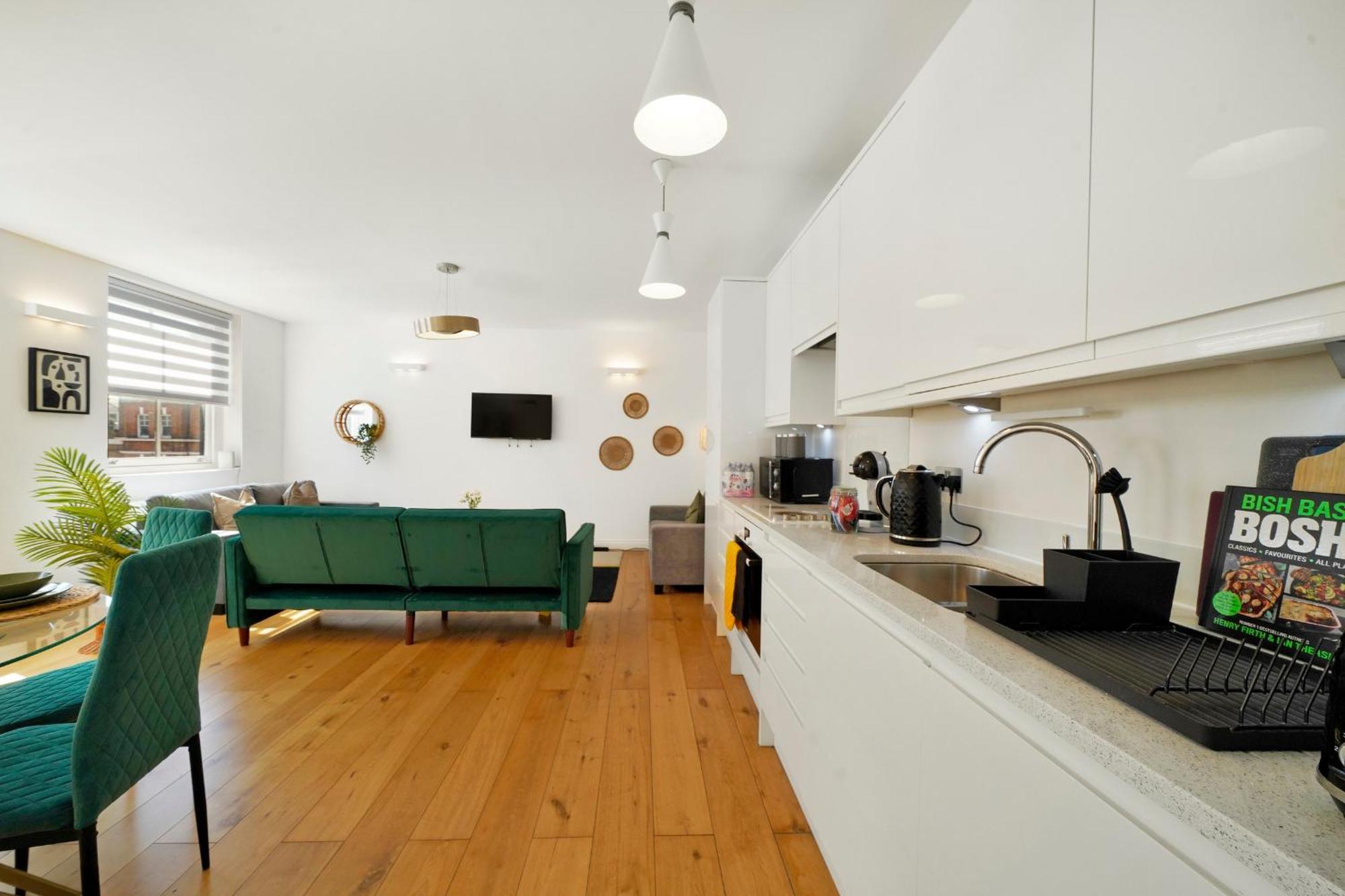 Two Bed By Livestay Short Lets & Serviced Near Oxford Circus Apartment *