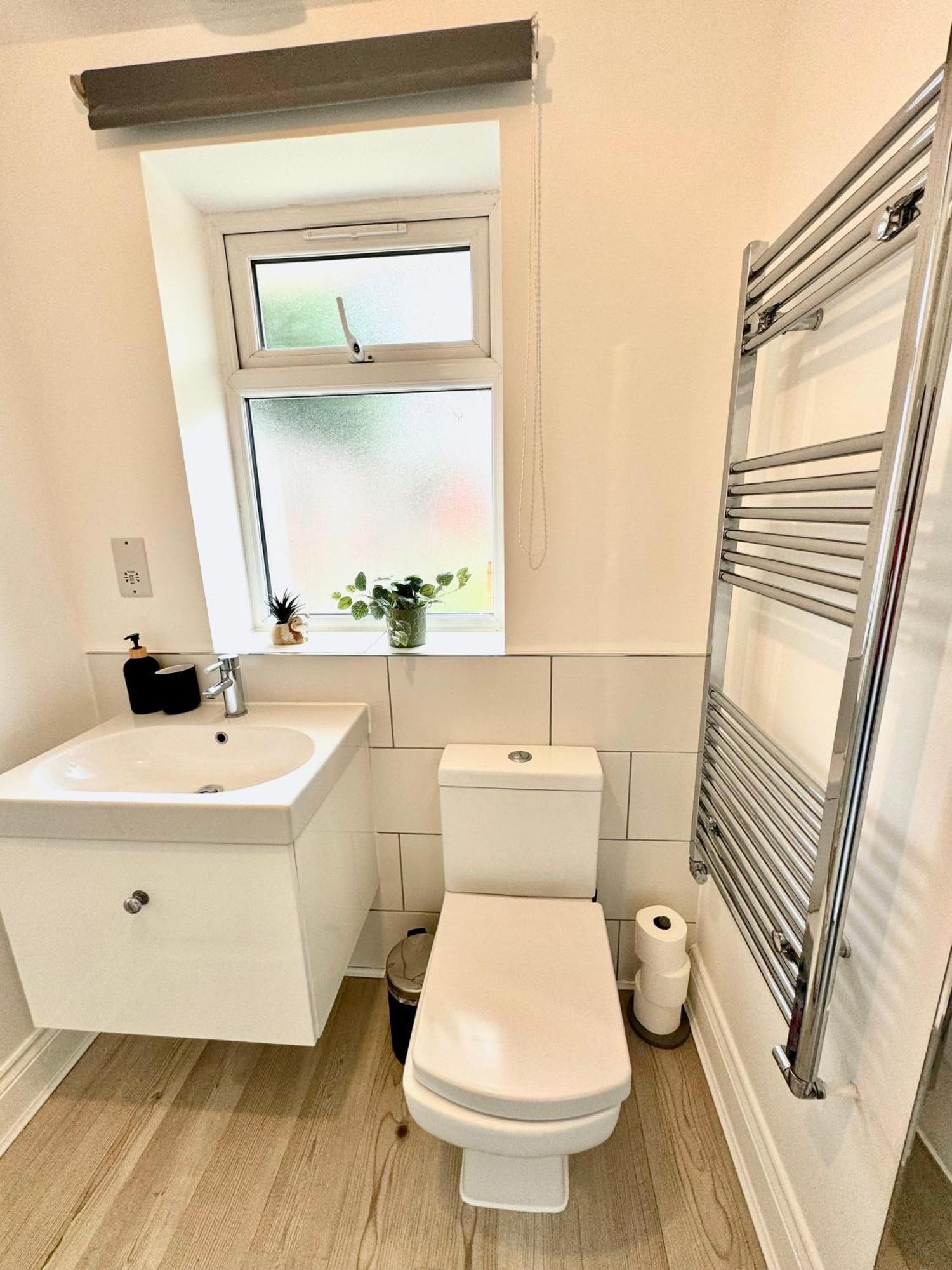Garden 1-bed Flat 30min To Downtown & Free Parking Apartment London