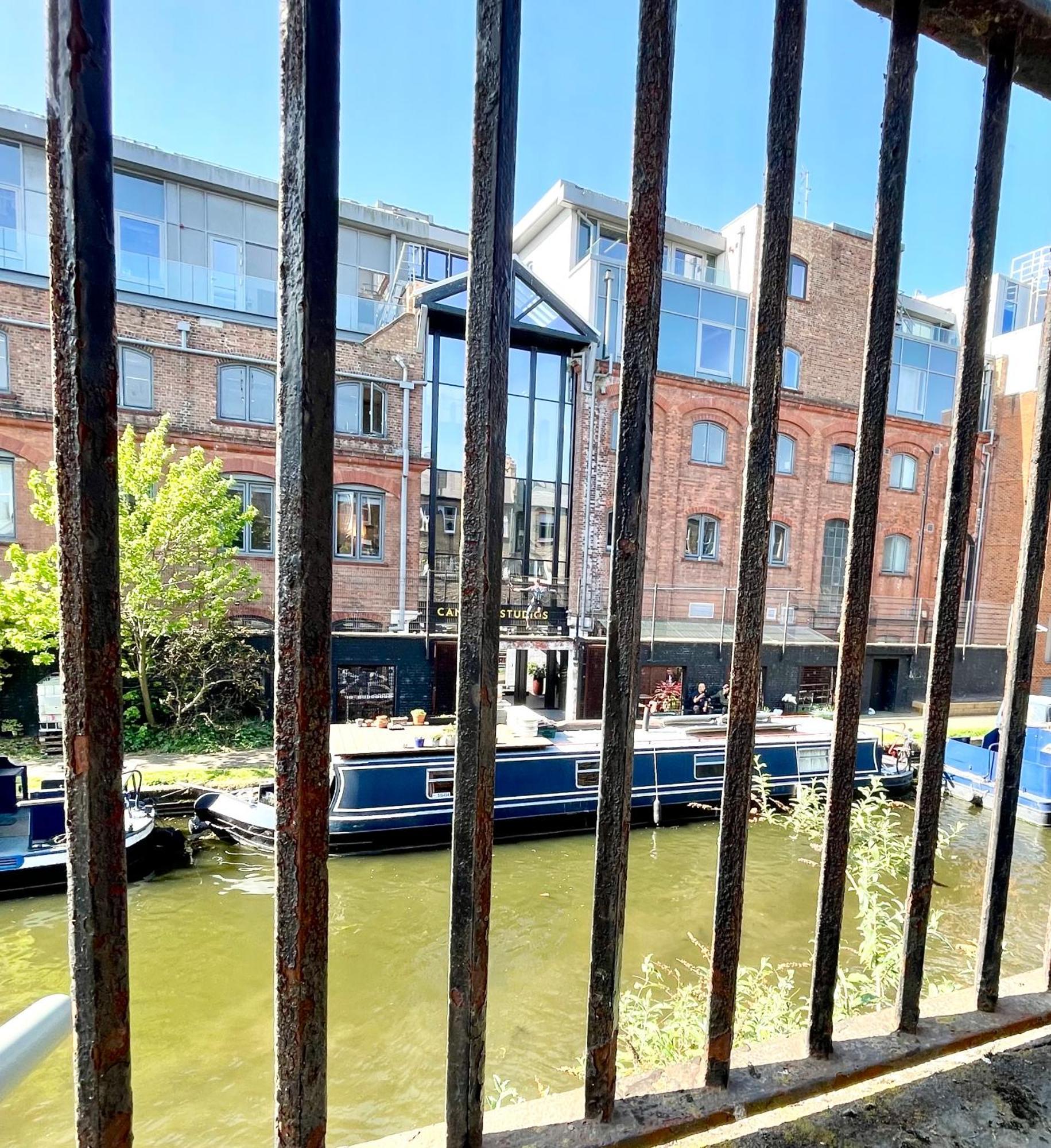 Cozy Balcony Flat With Canal View Londres