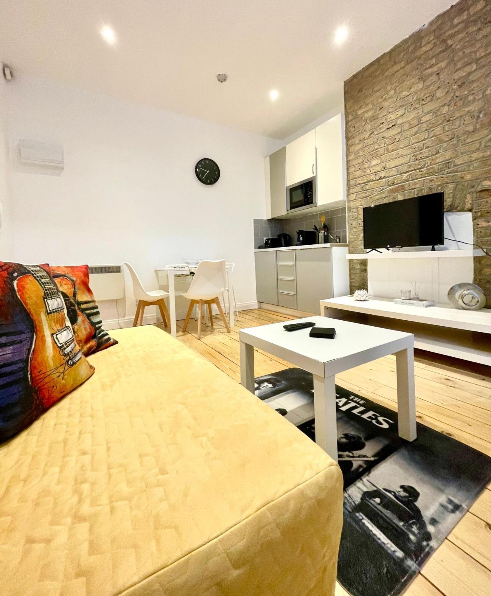 Appartement Cozy Balcony Flat With Canal View