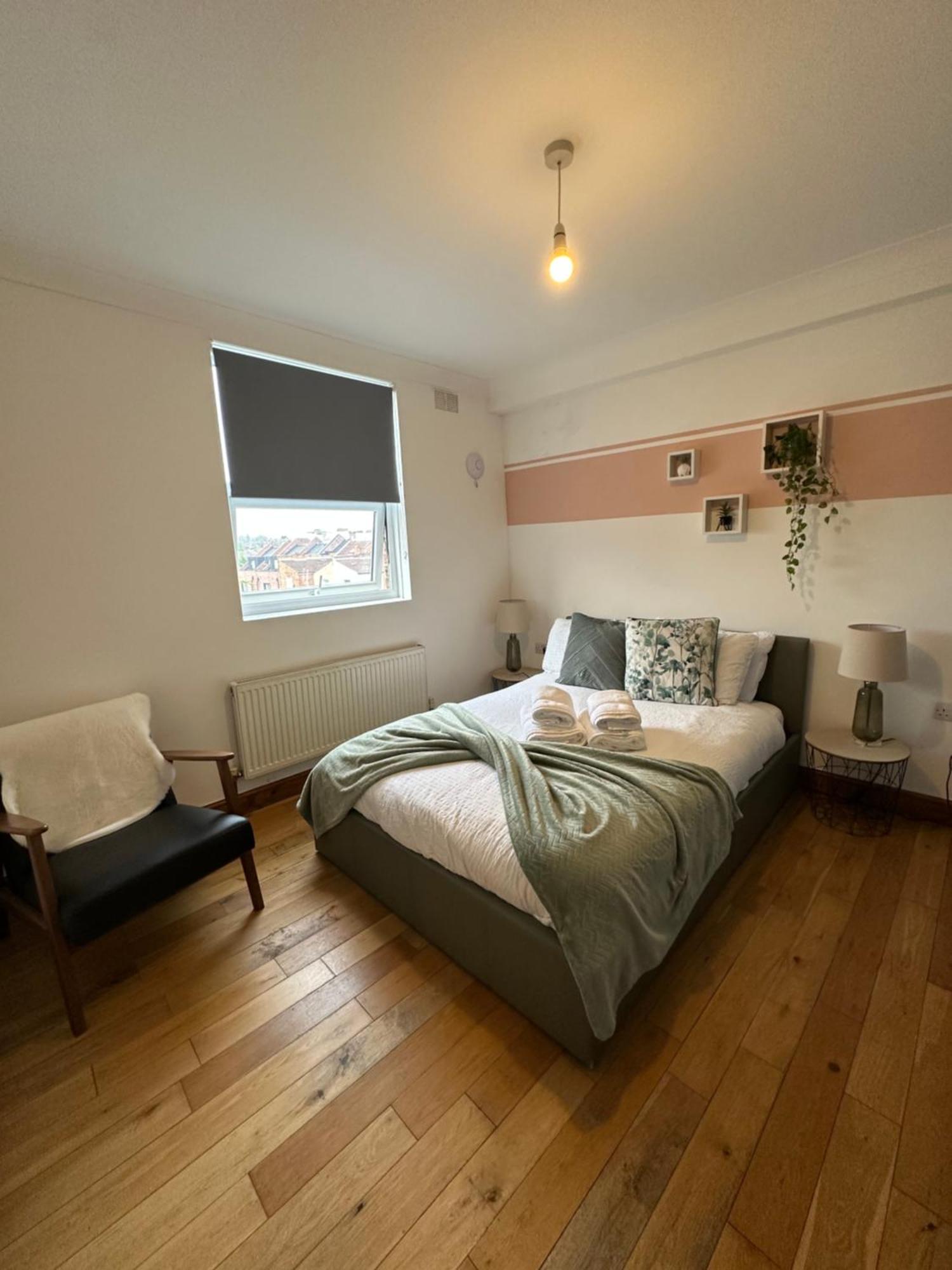 Cosy 1 Bedroom Flat Steps From Turnpike Ln Station Appartement *