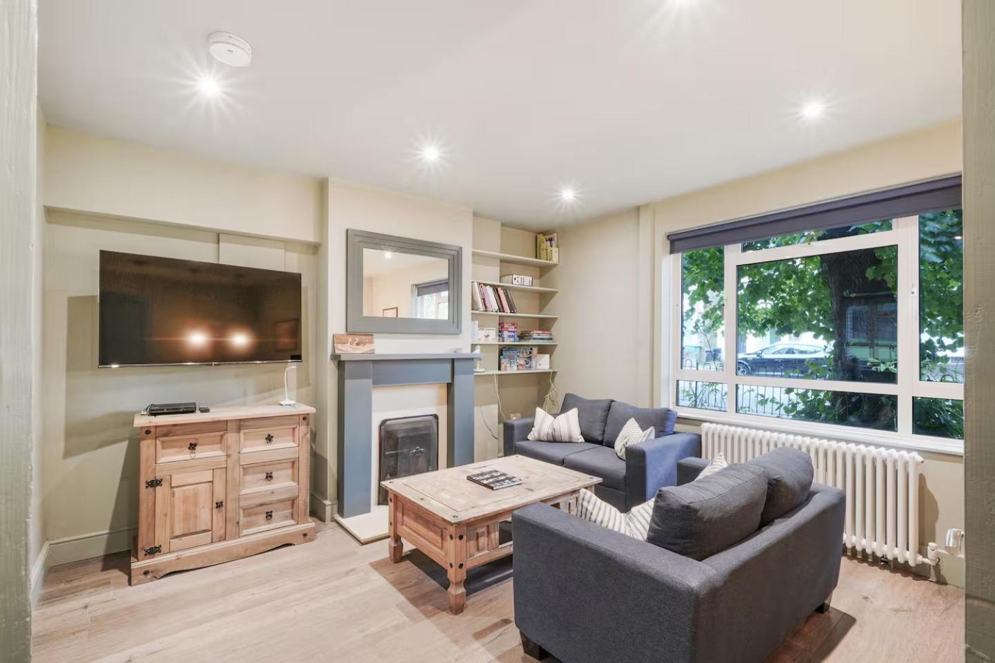 Pass The Keys Modern & Bright 3 Bedroom In Leafy Barnsbury Hébergement de vacances *