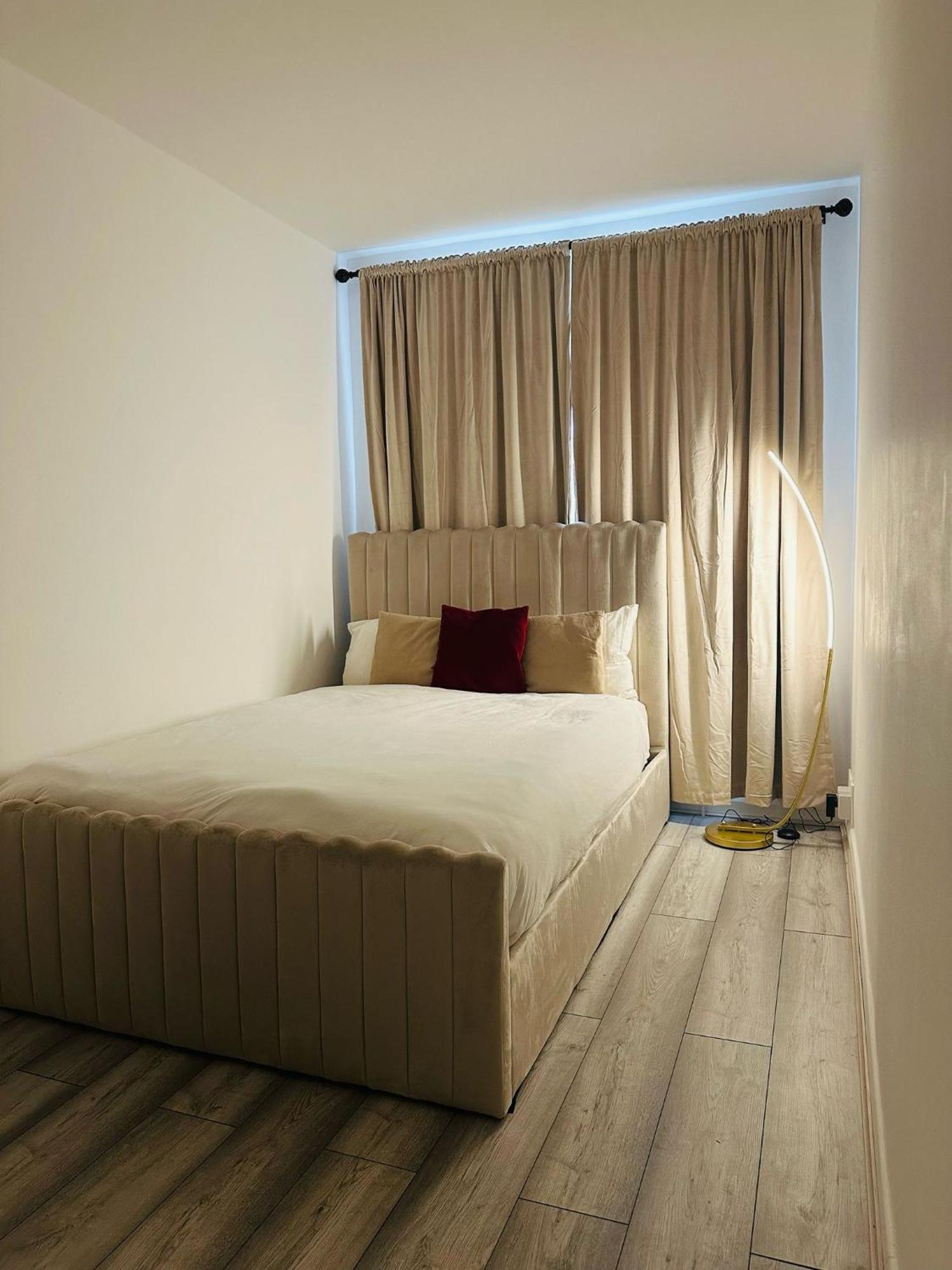 Entire 2-bedroom Flat Close To Hyde Park, Paddington Station, Bayswater And Queensway Station * Londres
