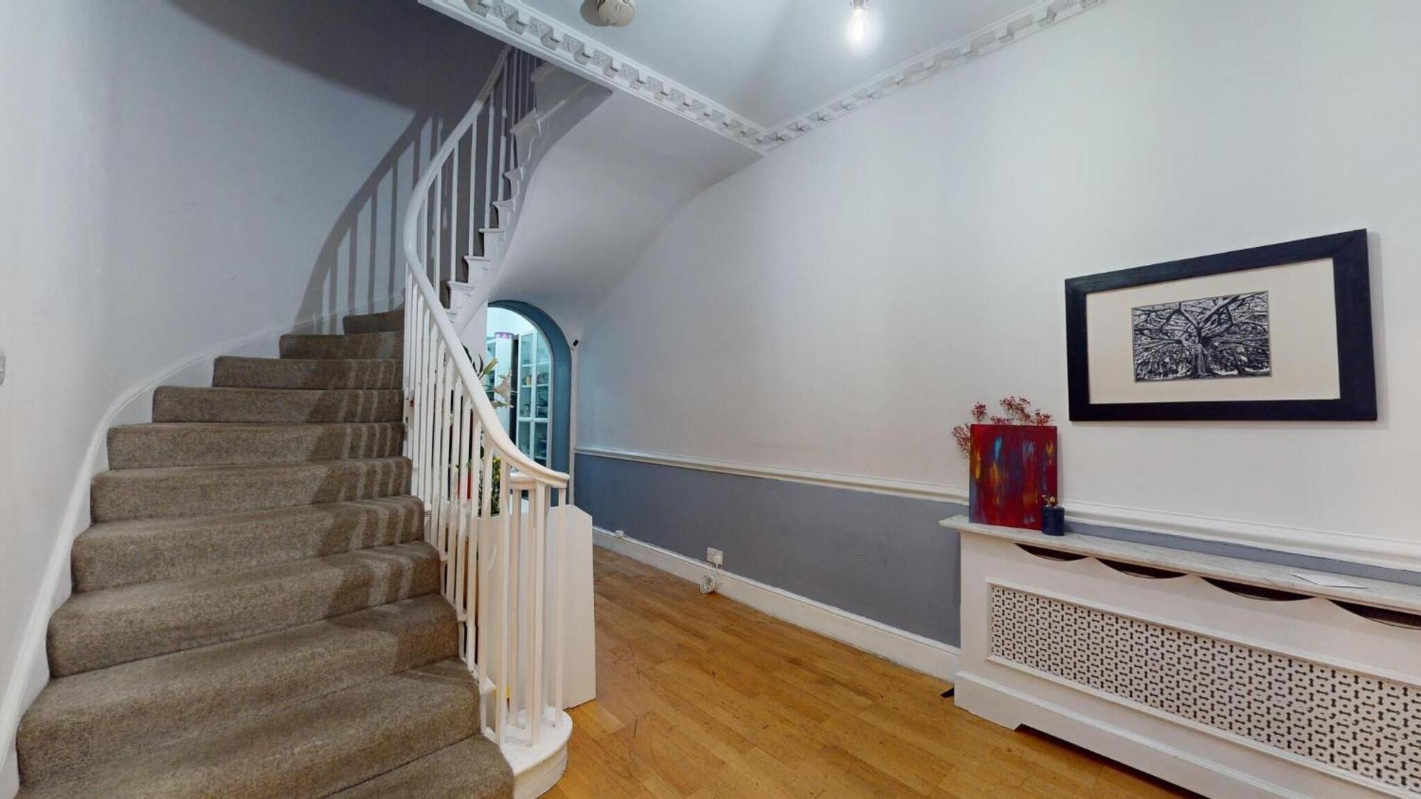 Apartment Spacious One-bedroom Flat In Westminster Near Embankment, London
