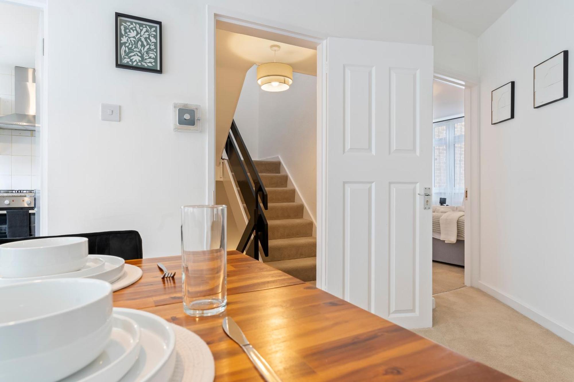 Wembley Stadium 4 Bed Pad Free Parking Holiday home London