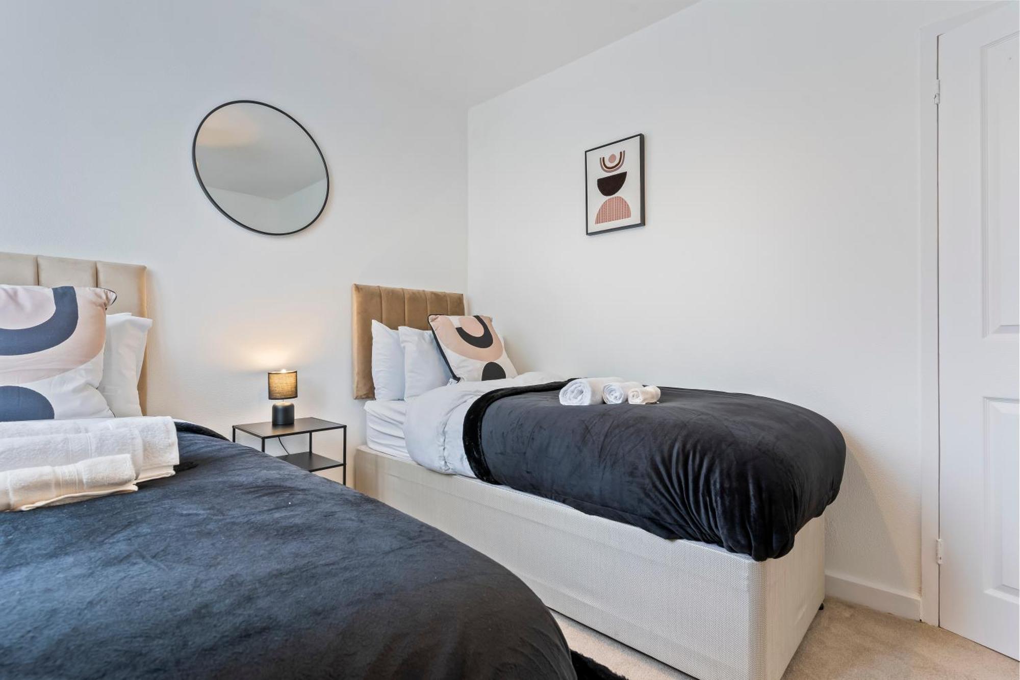 Wembley Stadium 4 Bed Pad Free Parking Holiday home London