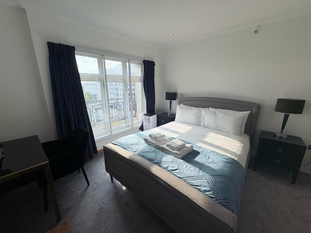 Apartment Estatesmen Park Lane Hyde Park London