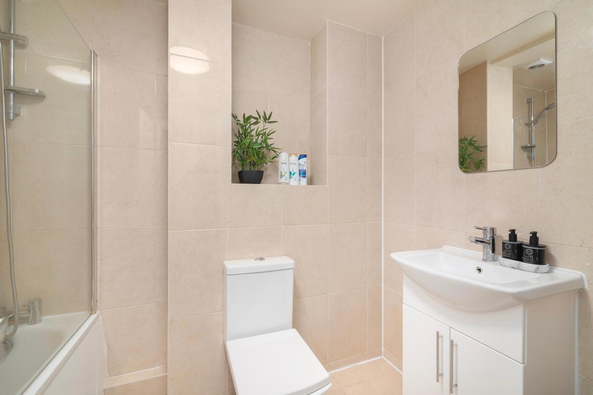 Spacious 5 Bedroom House * Londres