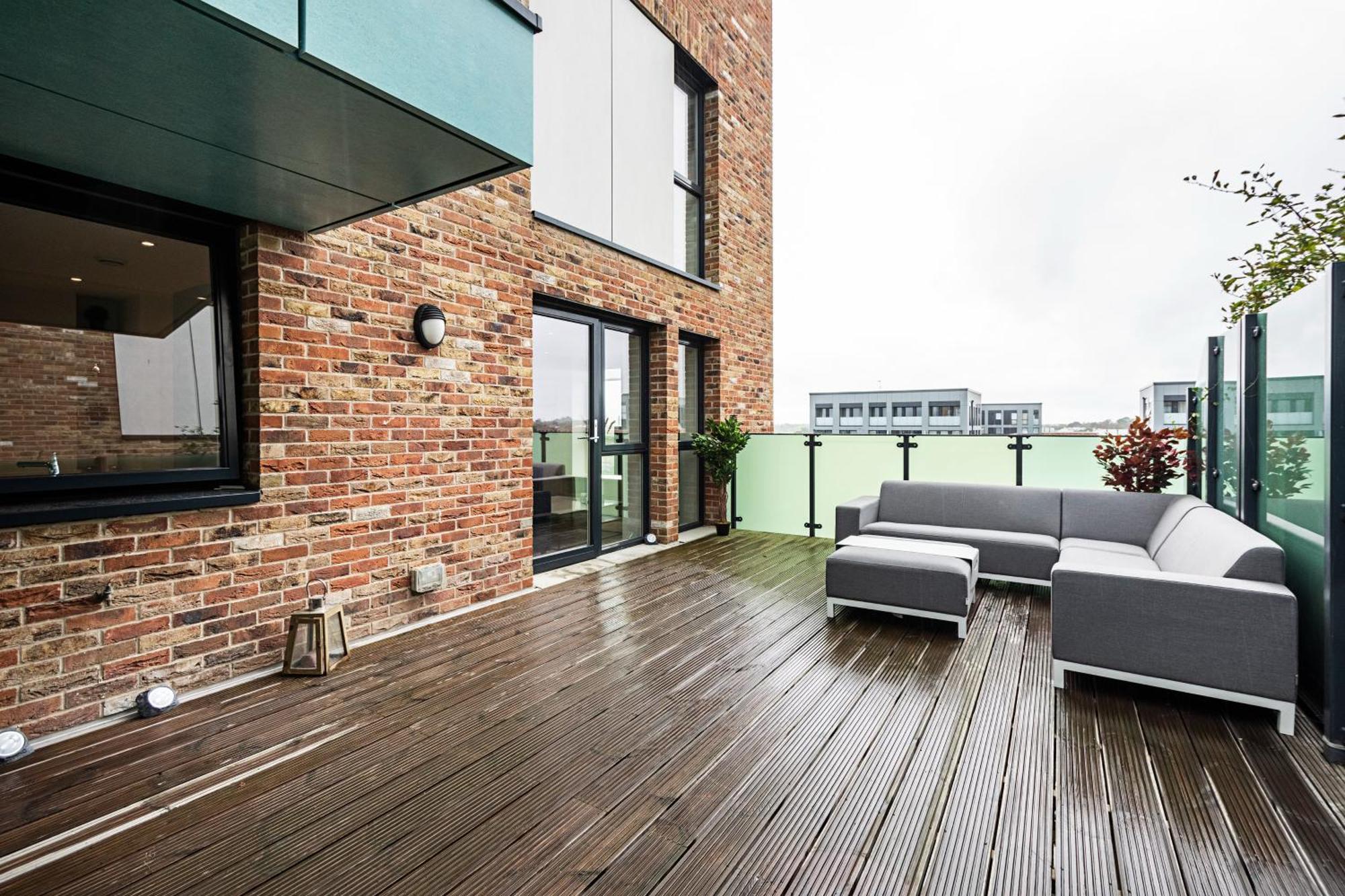 Chiswick Park 3 Bed 3 Bath West London - Parking Appartement