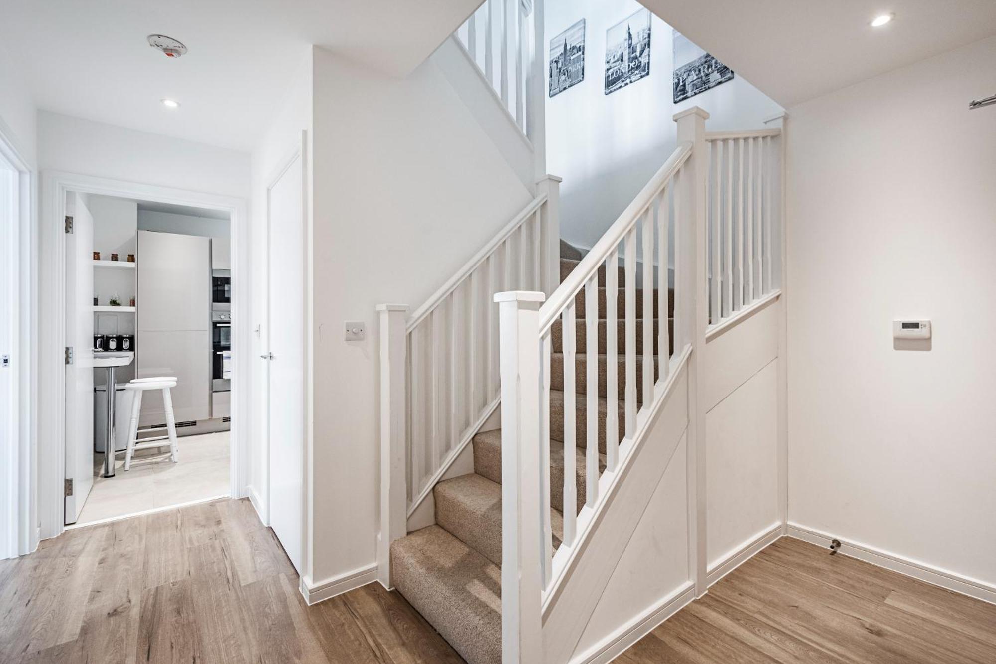 Chiswick Park 3 Bed 3 Bath West London - Parking Appartement Londres