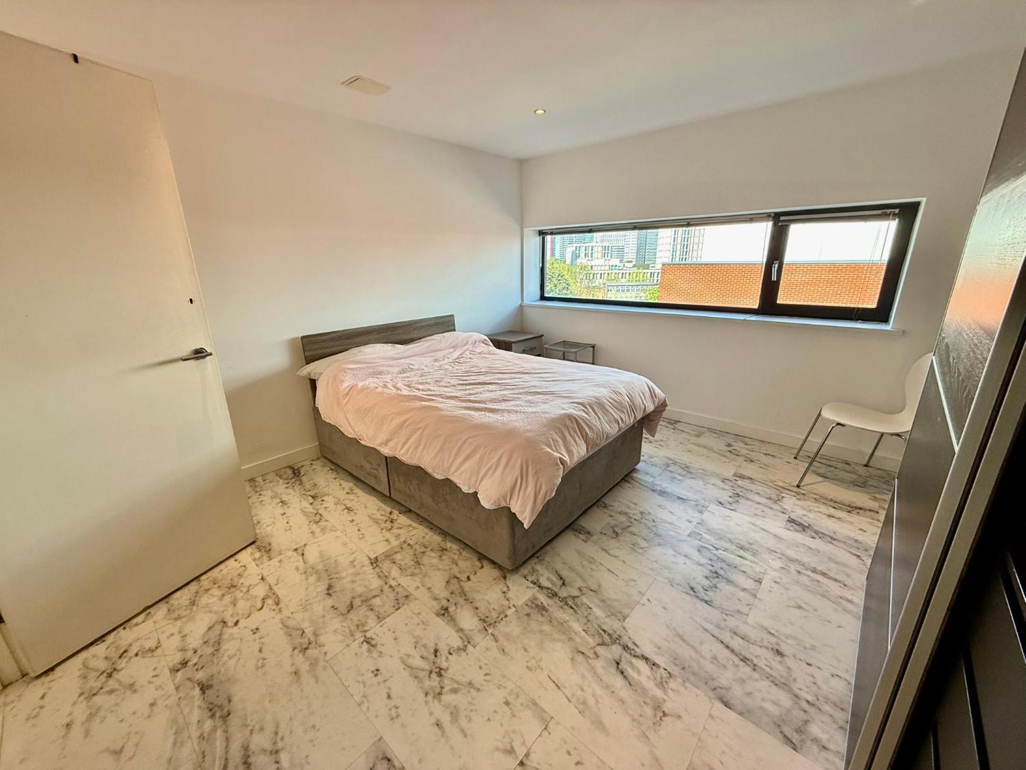 Deluxe Entire With 2x Bedrooms, 2x Bathrooms And A Big Living In The Olympic Park And Westfield At Stratford *
