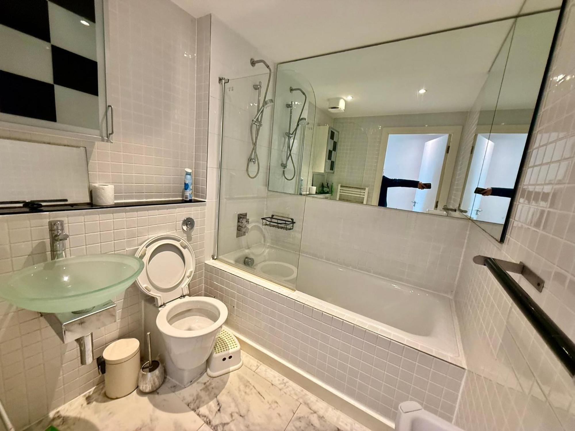 Deluxe Entire With 2x Bedrooms, 2x Bathrooms And A Big Living In The Olympic Park And Westfield At Stratford * Londres