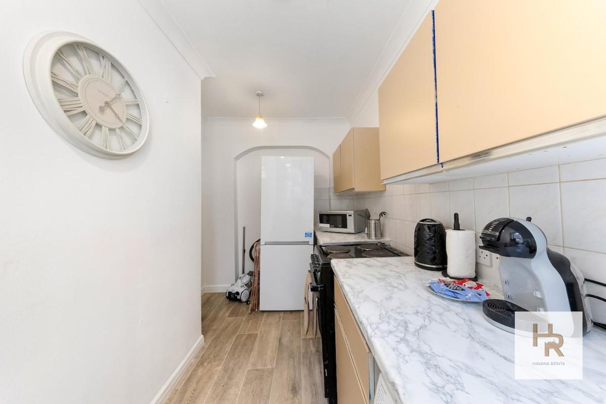 Prime Location - Stylish Retreat - Wifi & Netflix Apartamento Londres