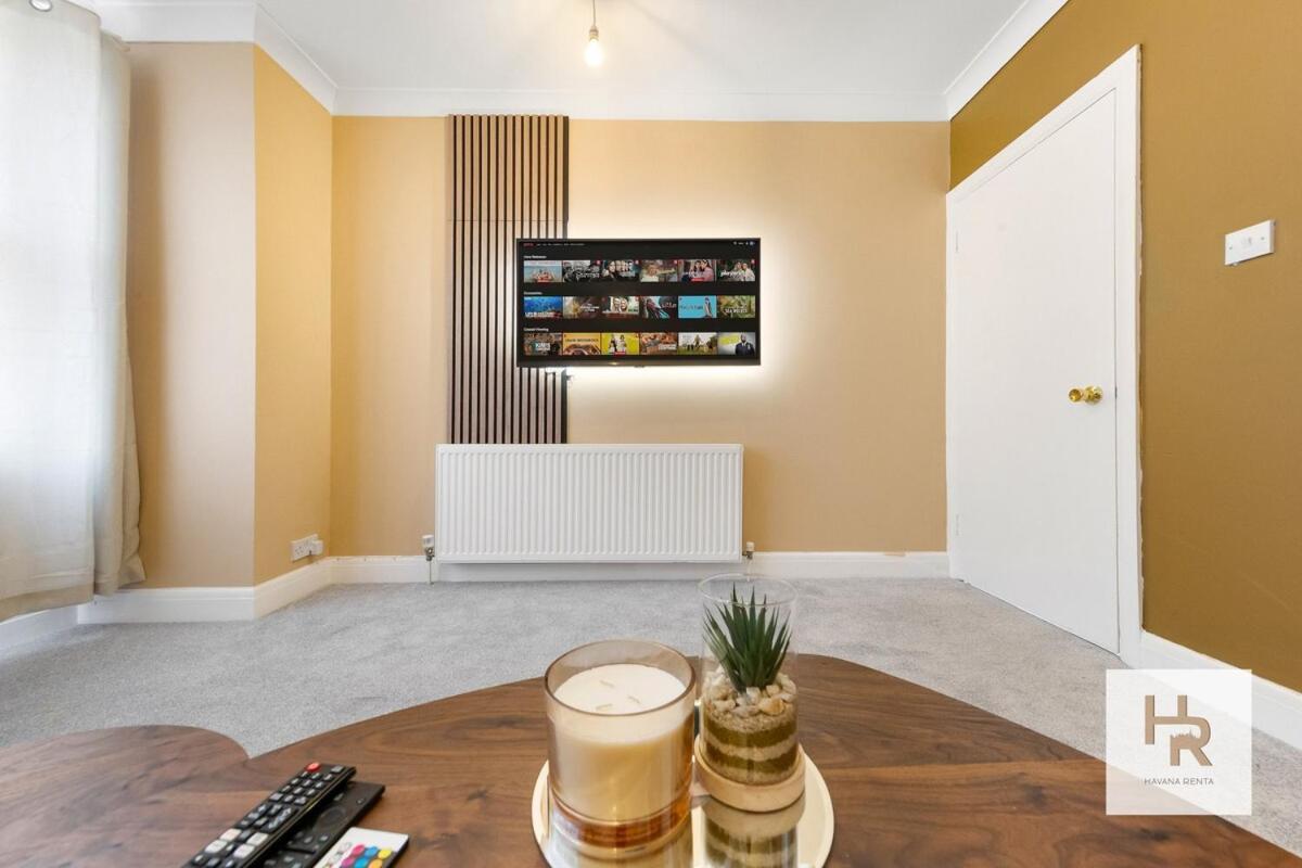 Prime Location - Stylish Retreat - Wifi & Netflix Appartement Londres